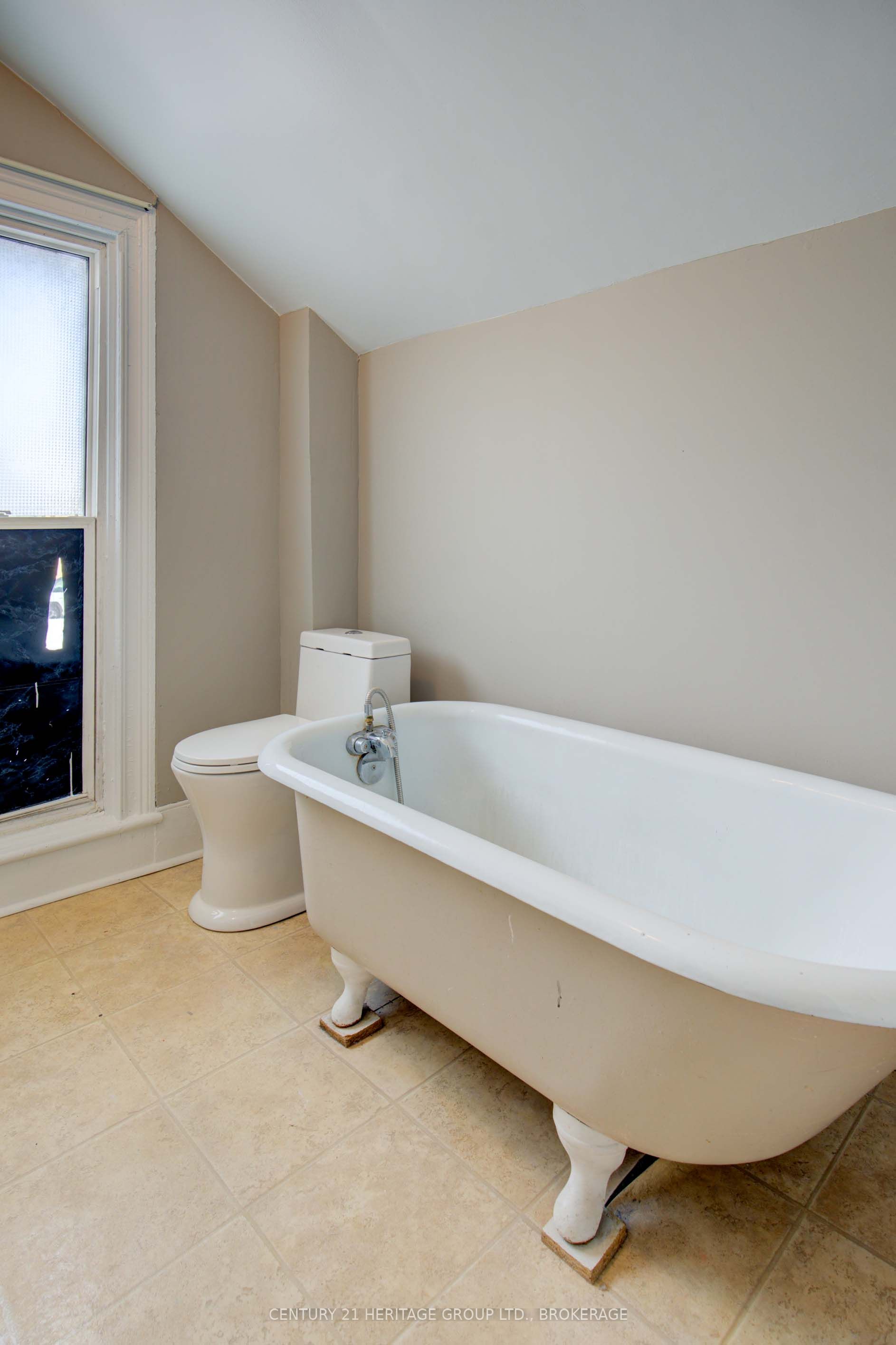 243 King Street Property Photo 12