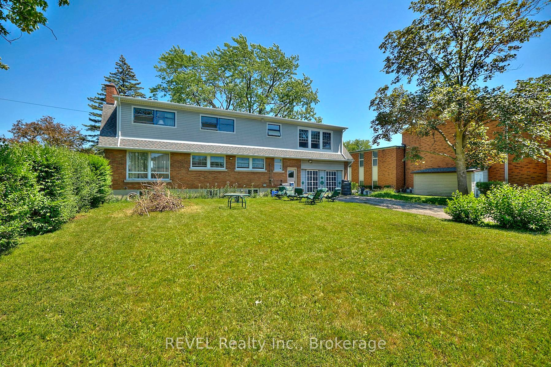 7205 Sharon Avenue Property Photo 3