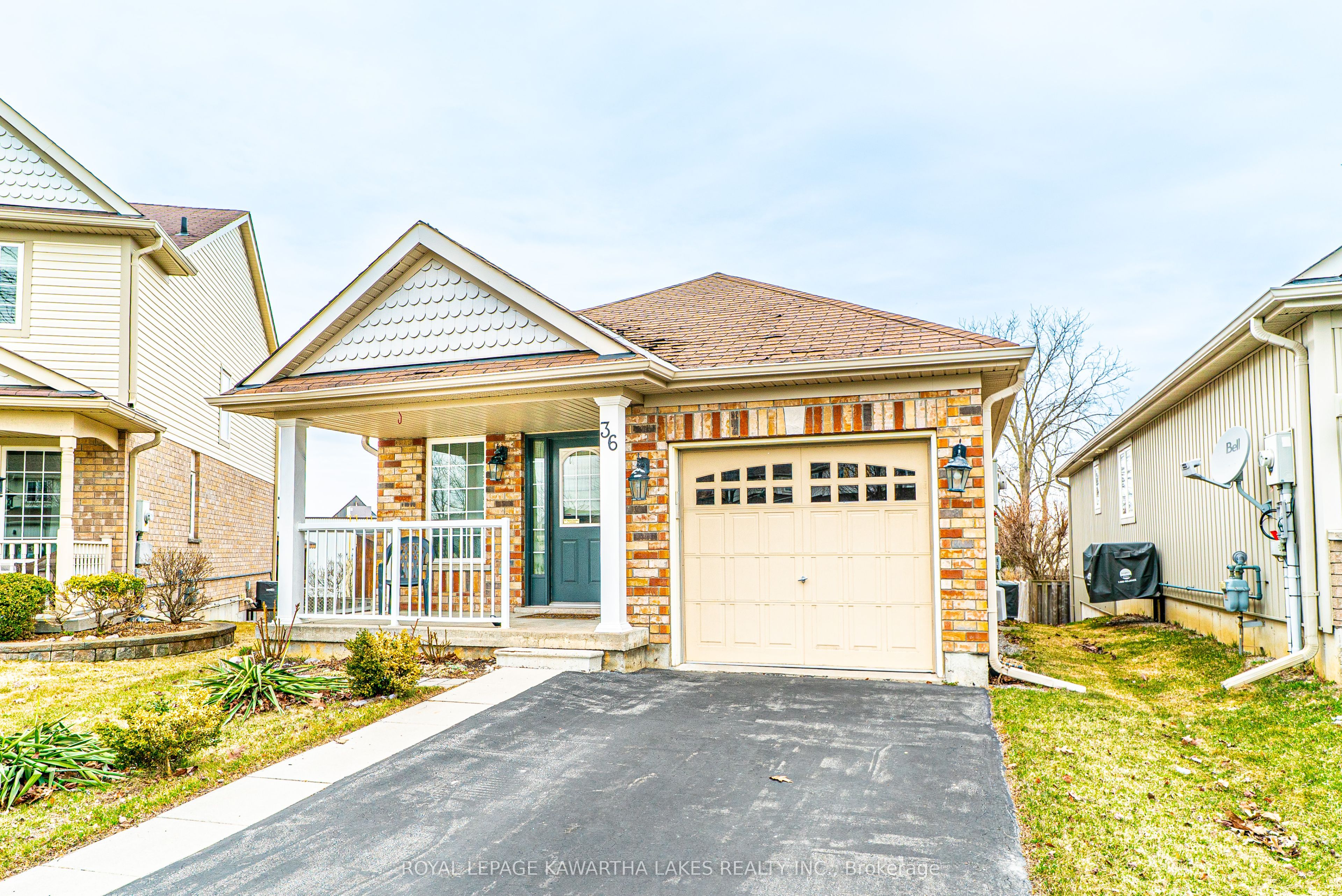 36 Fallingbrook Crescent Property Photo 1