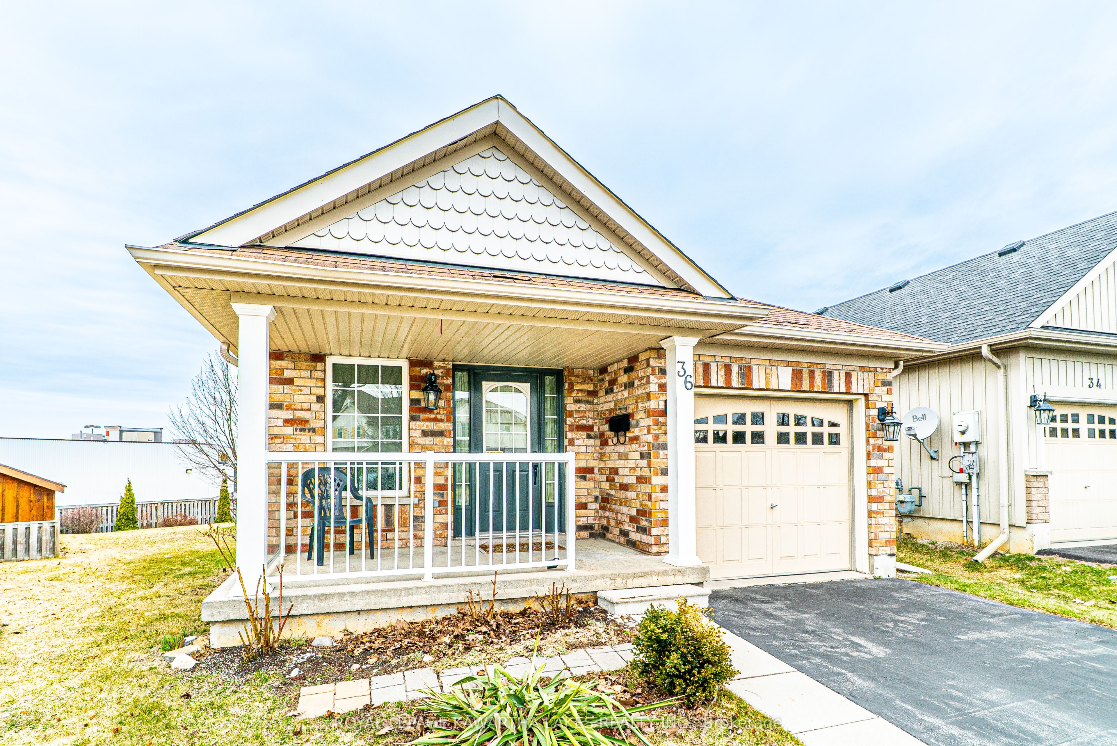36 Fallingbrook Crescent Property Photo 3