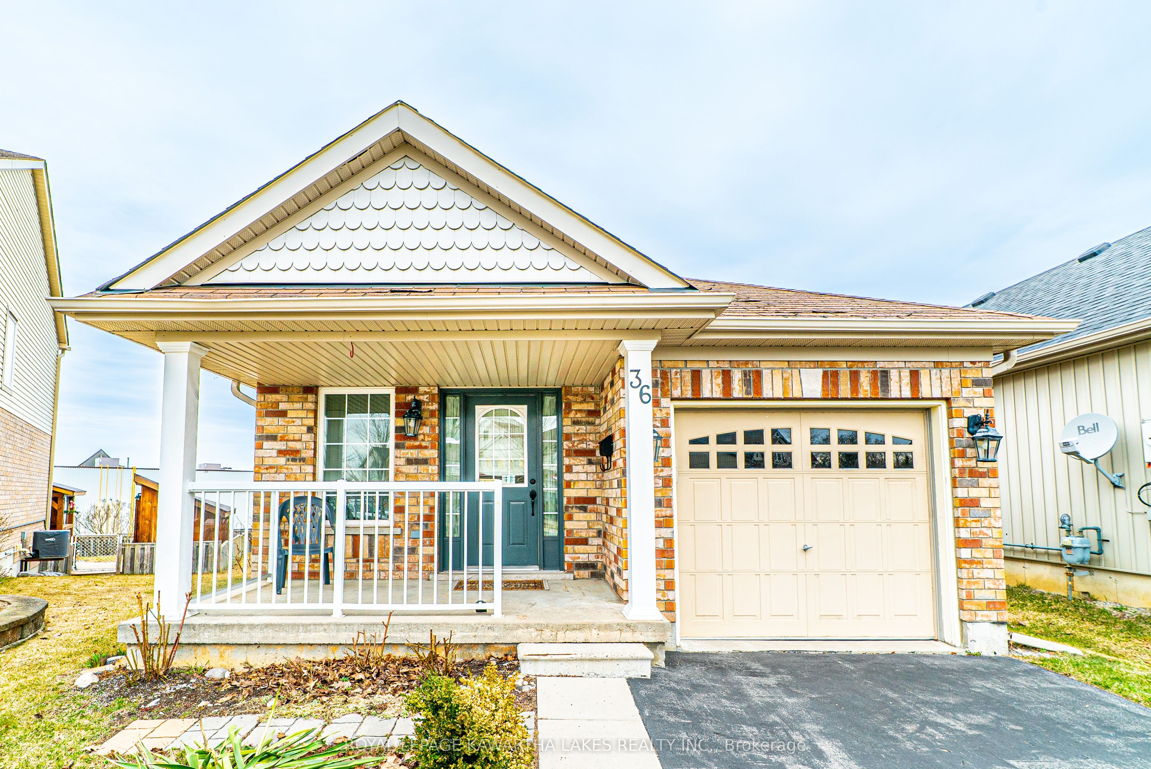 36 Fallingbrook Crescent Property Photo 4