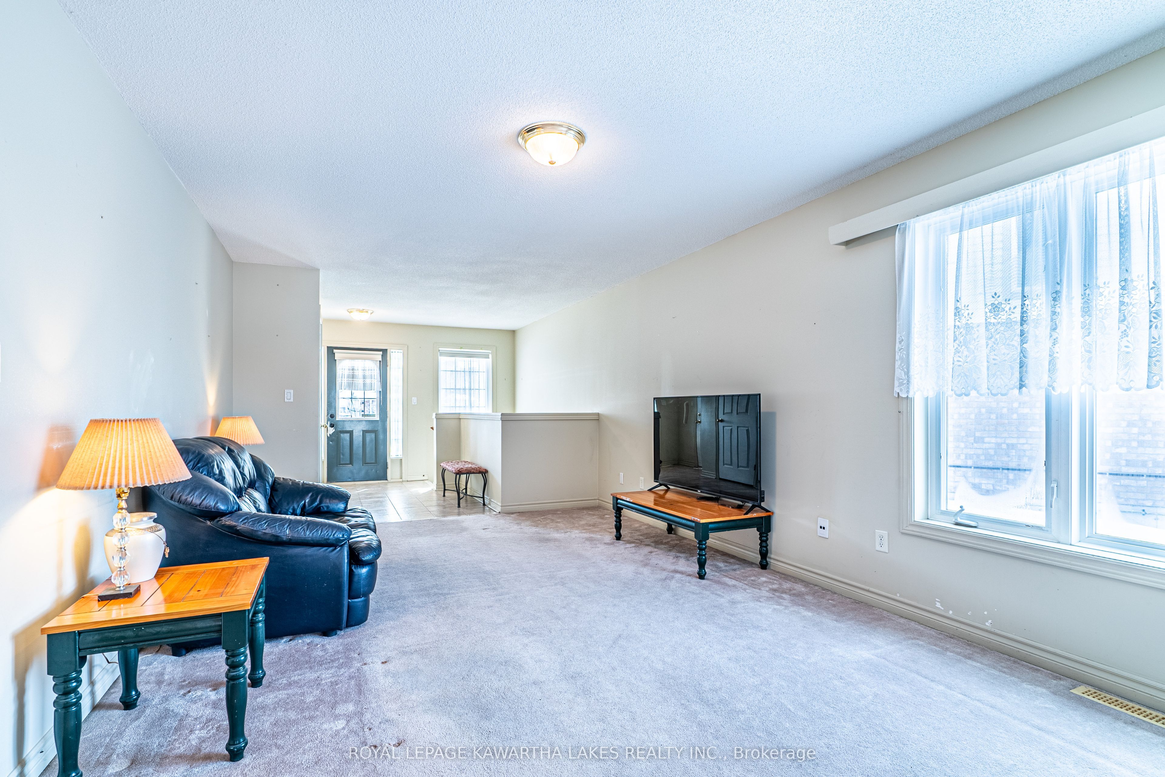 36 Fallingbrook Crescent Property Photo 7