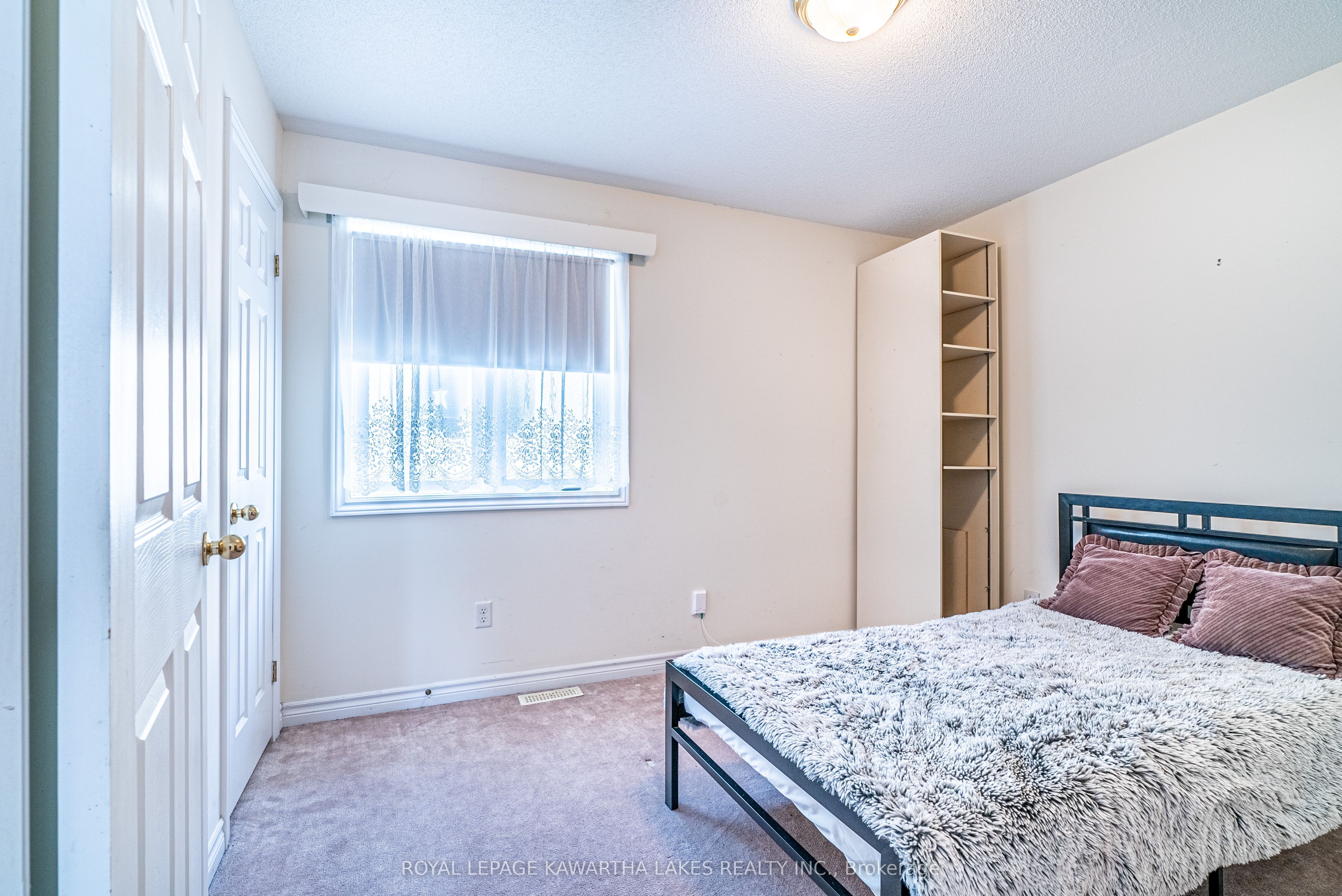 36 Fallingbrook Crescent Property Photo 16