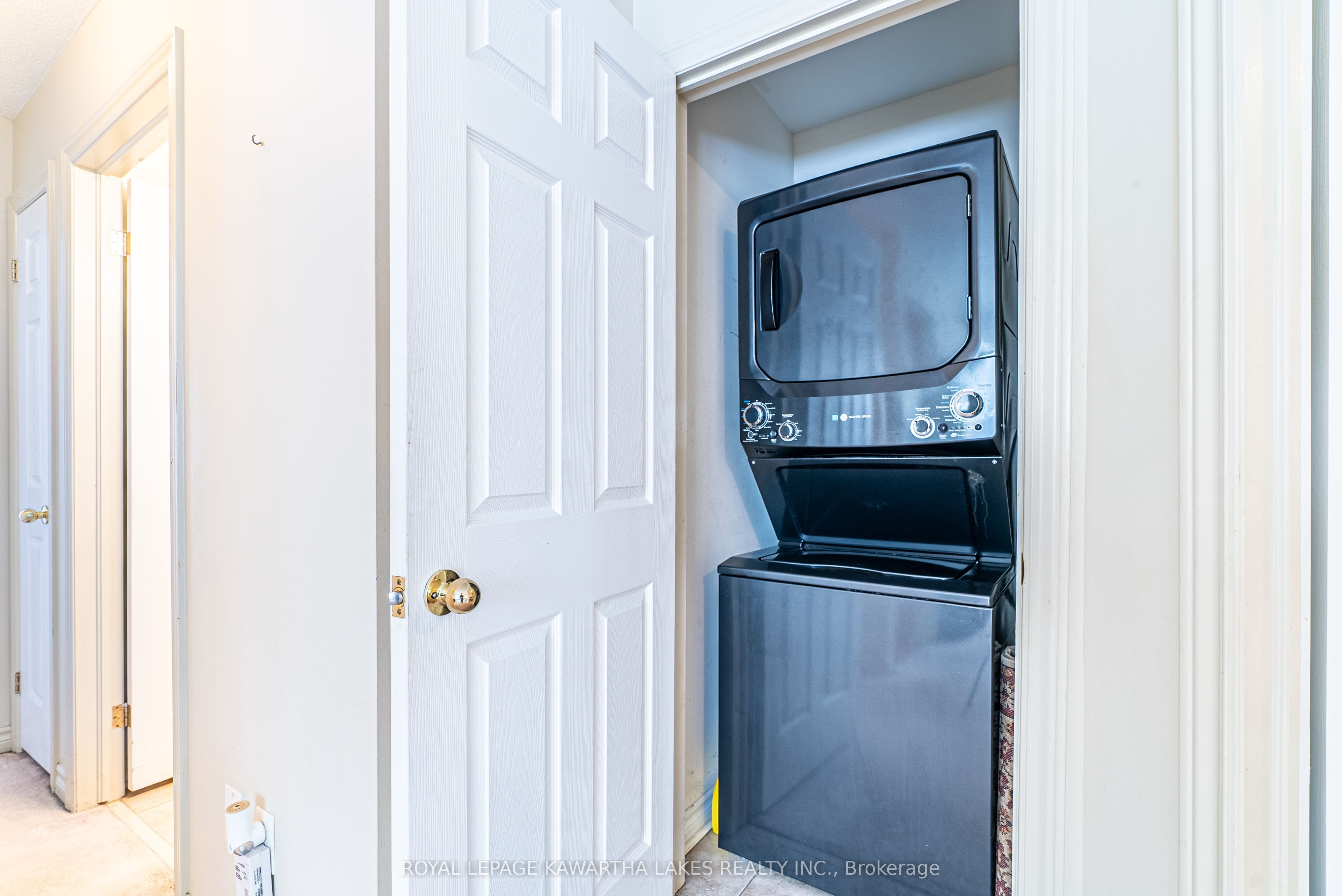 36 Fallingbrook Crescent Property Photo 18