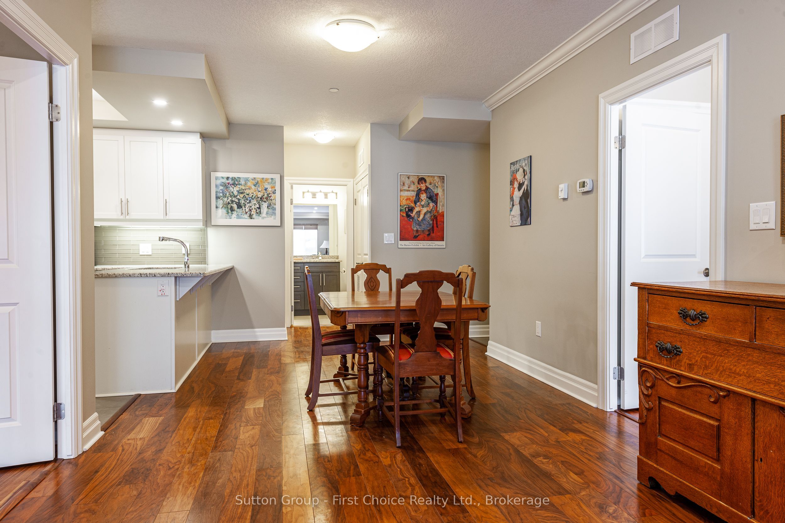 255 John St N Property Photo 10