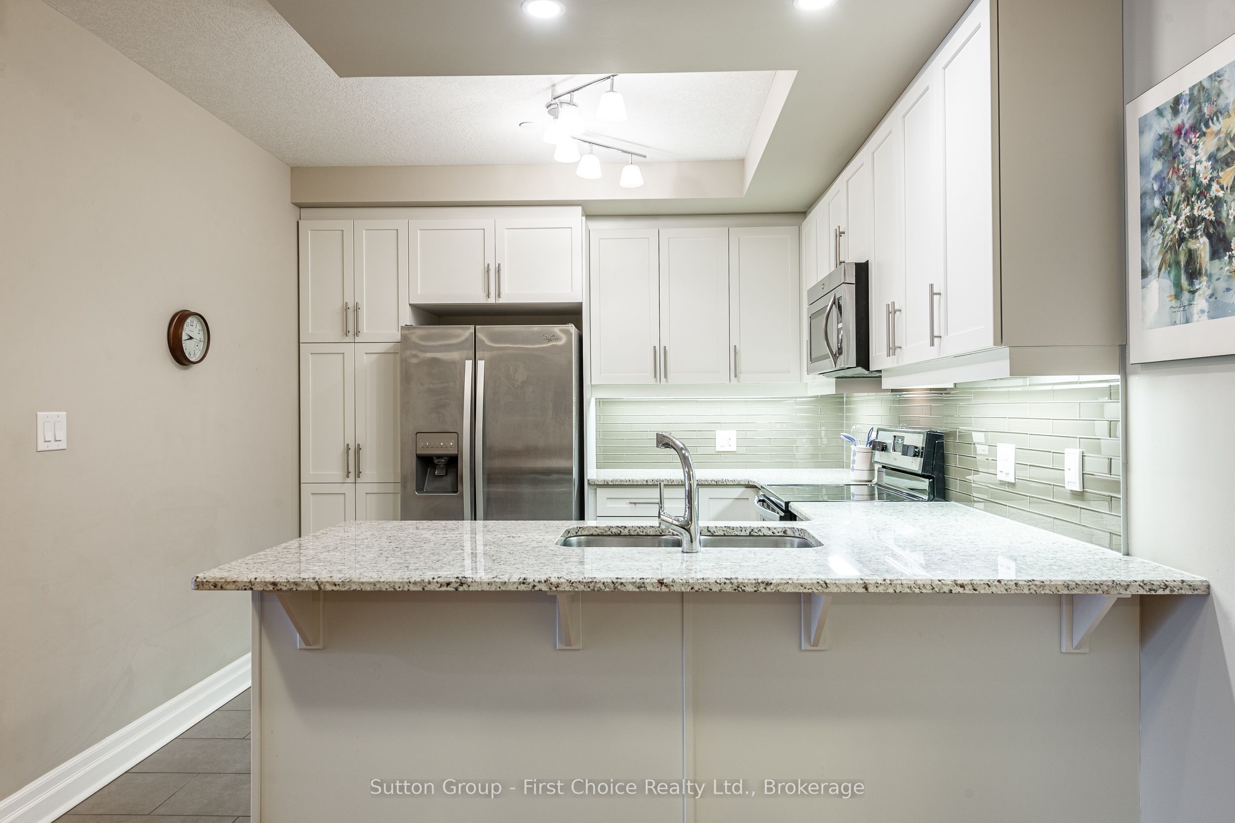 255 John St N Property Photo 13
