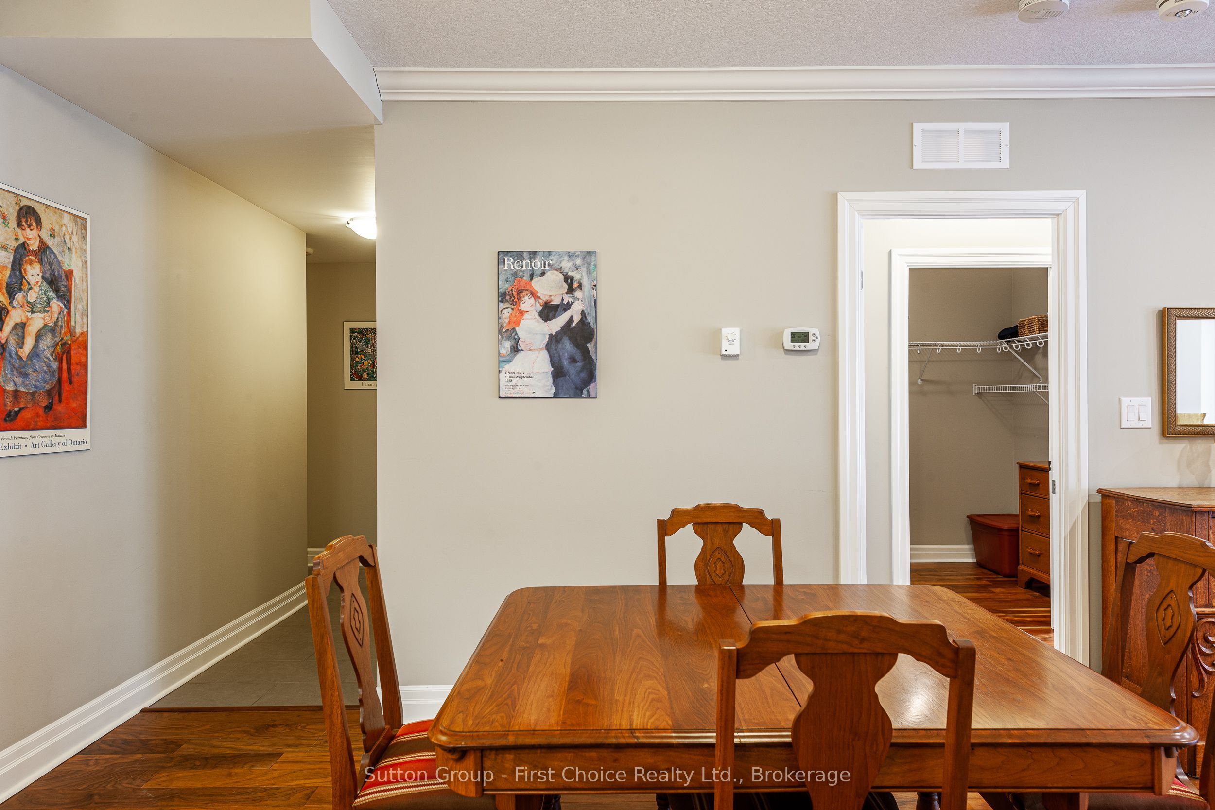 255 John St N Property Photo 17