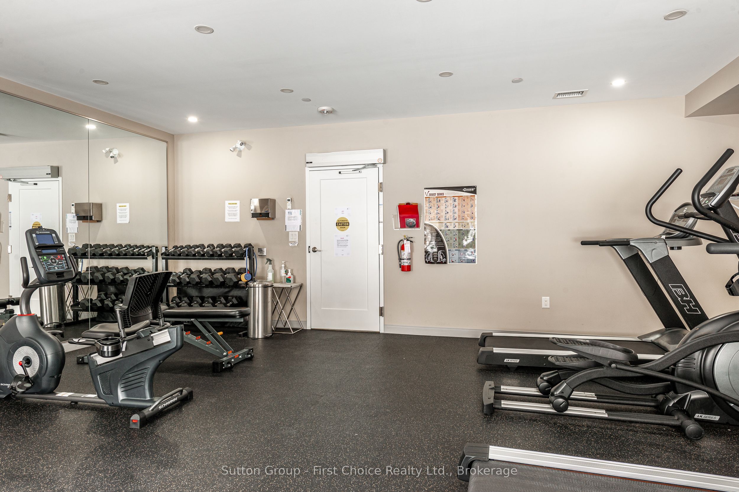 255 John St N Property Photo 36