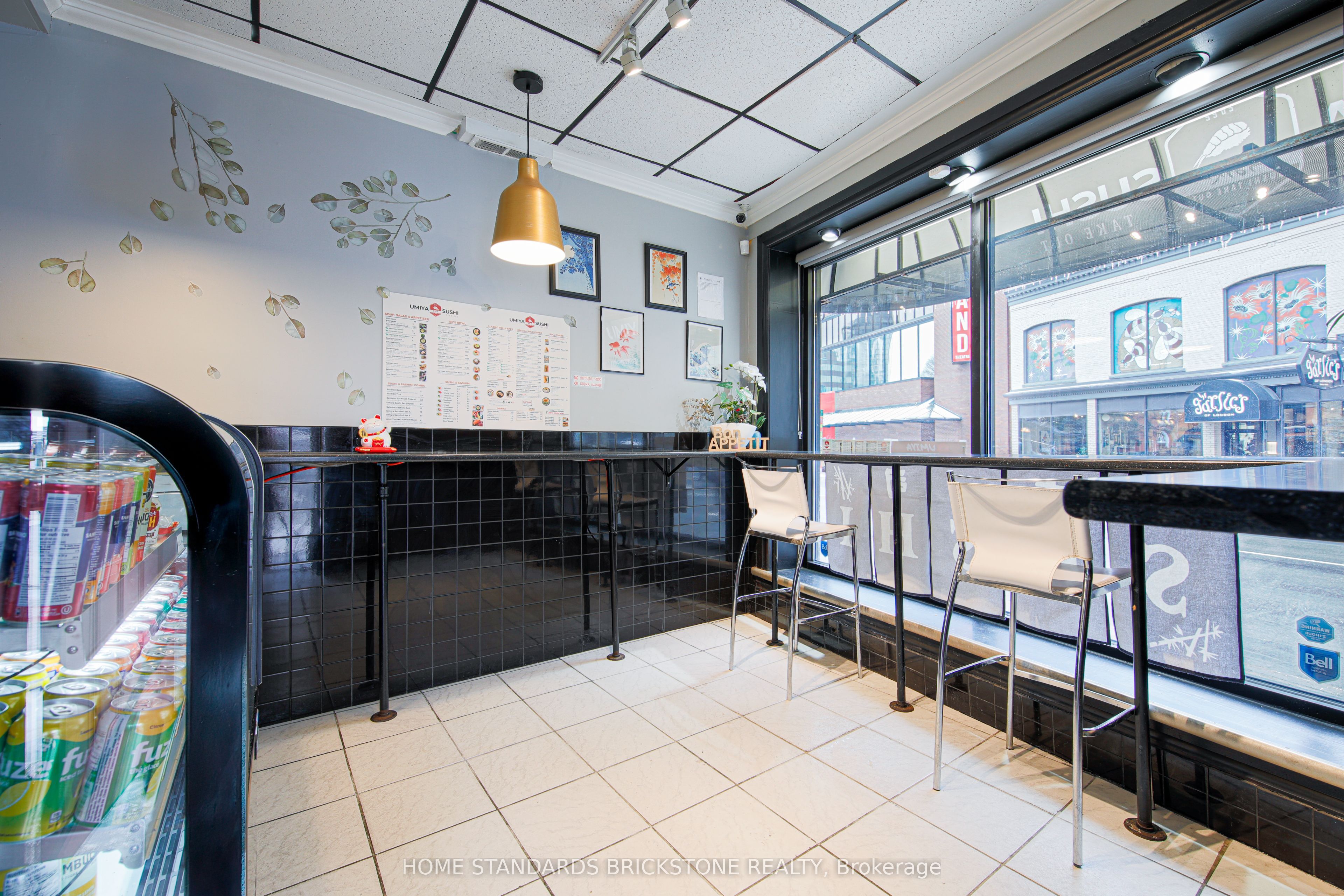 #102 - 484 Richmond St Street Property Photo 5
