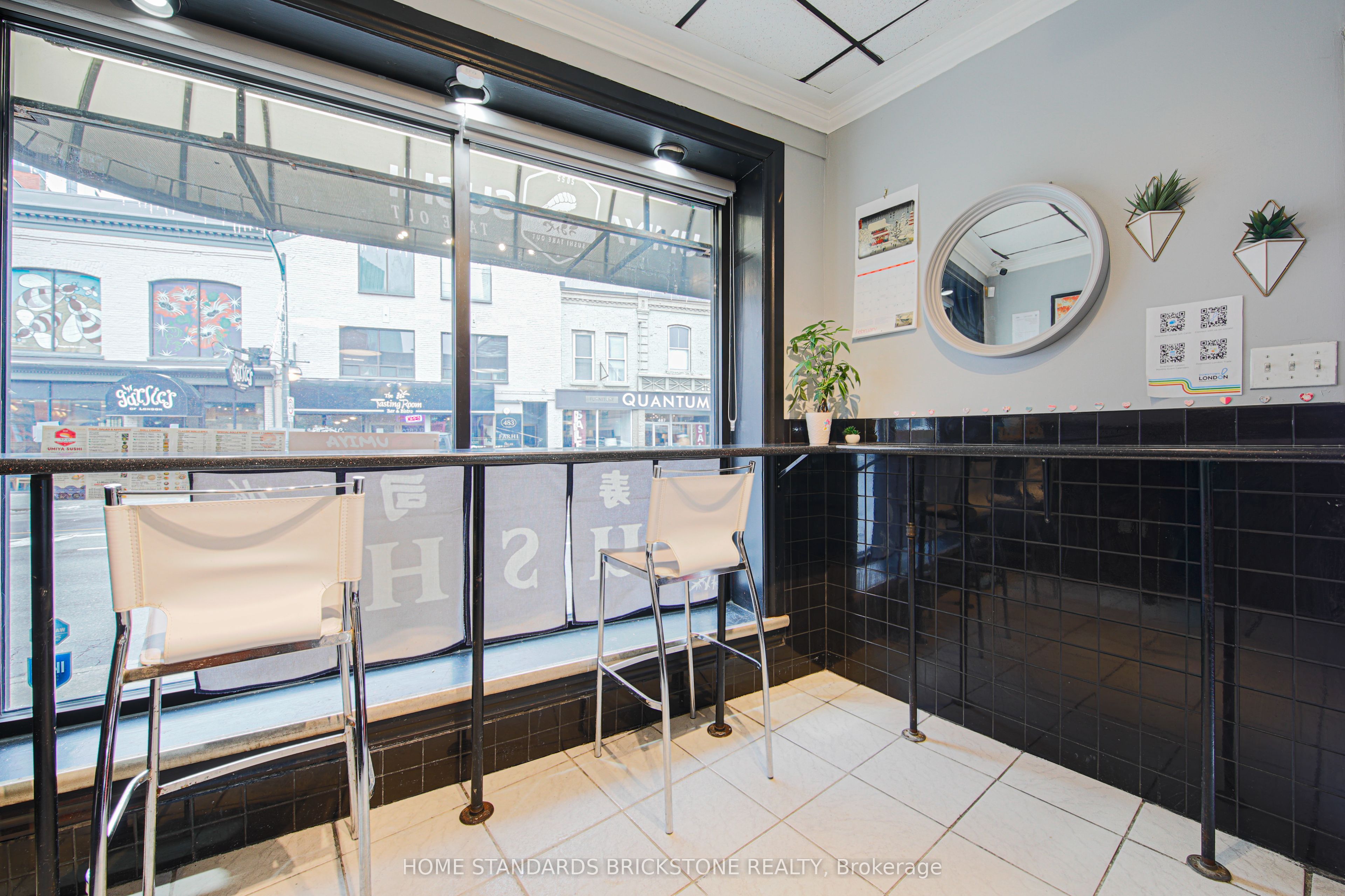 #102 - 484 Richmond St Street Property Photo 6