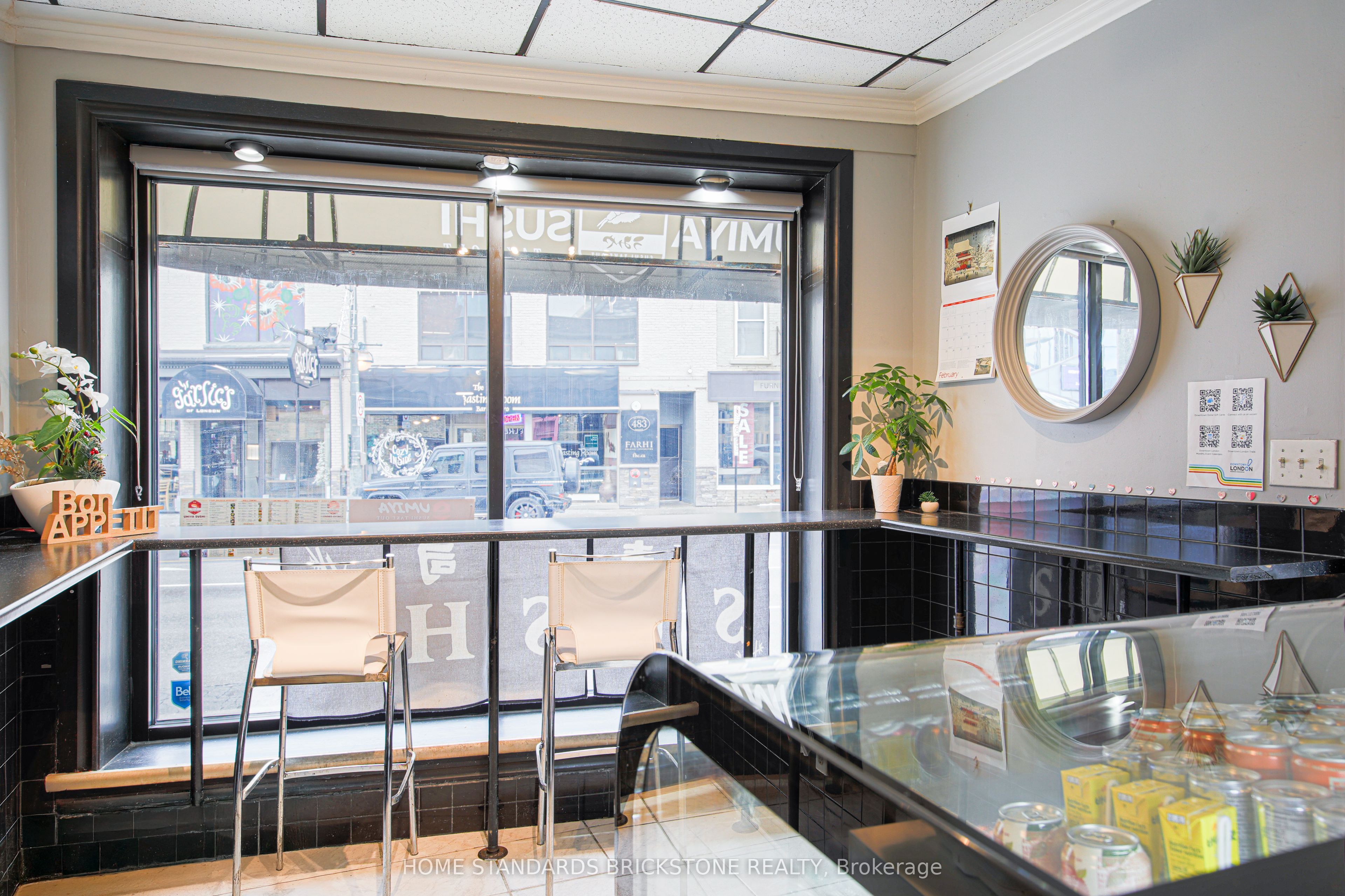 #102 - 484 Richmond St Street Property Photo 10