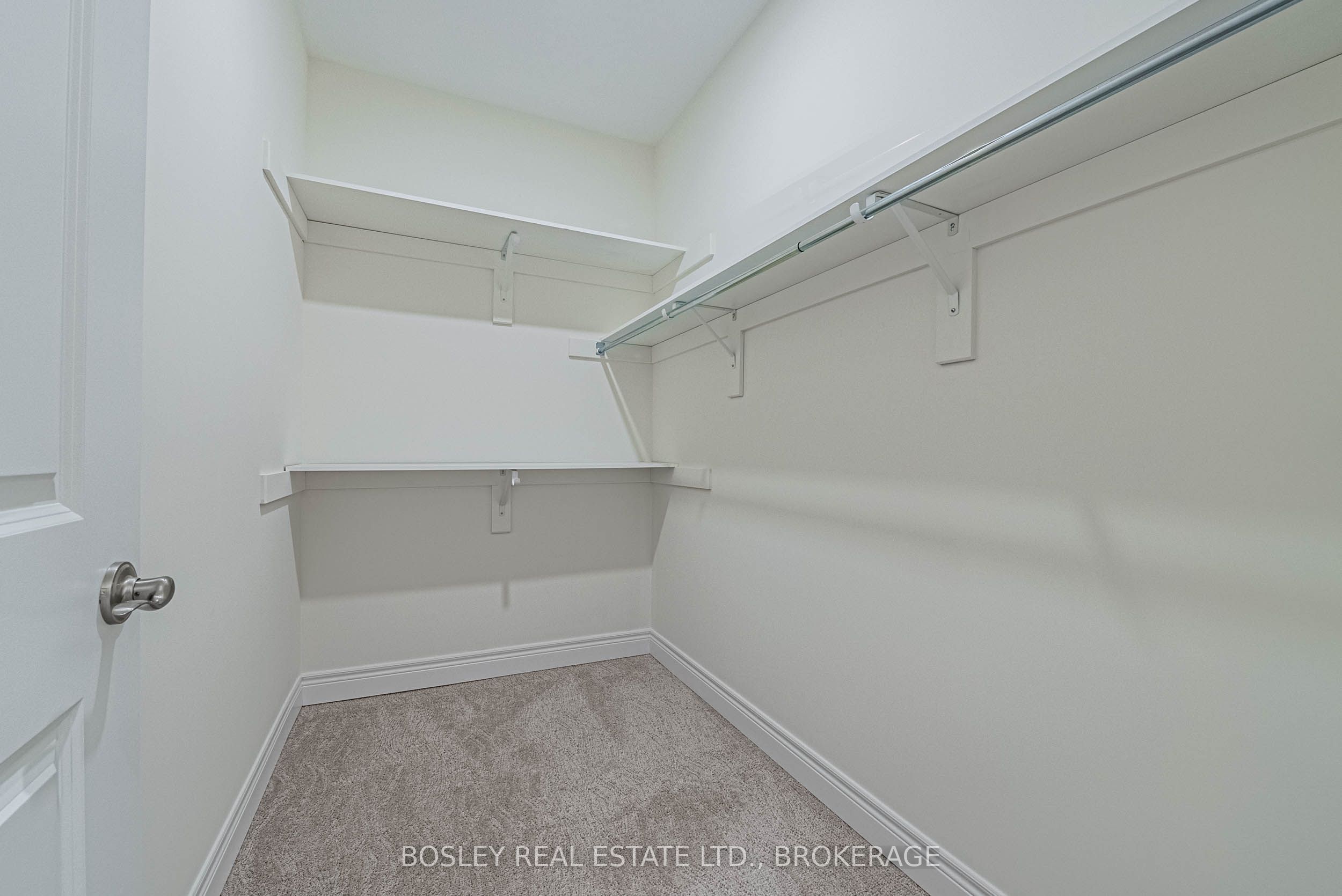 510 Royal Ridge Drive Property Photo 22