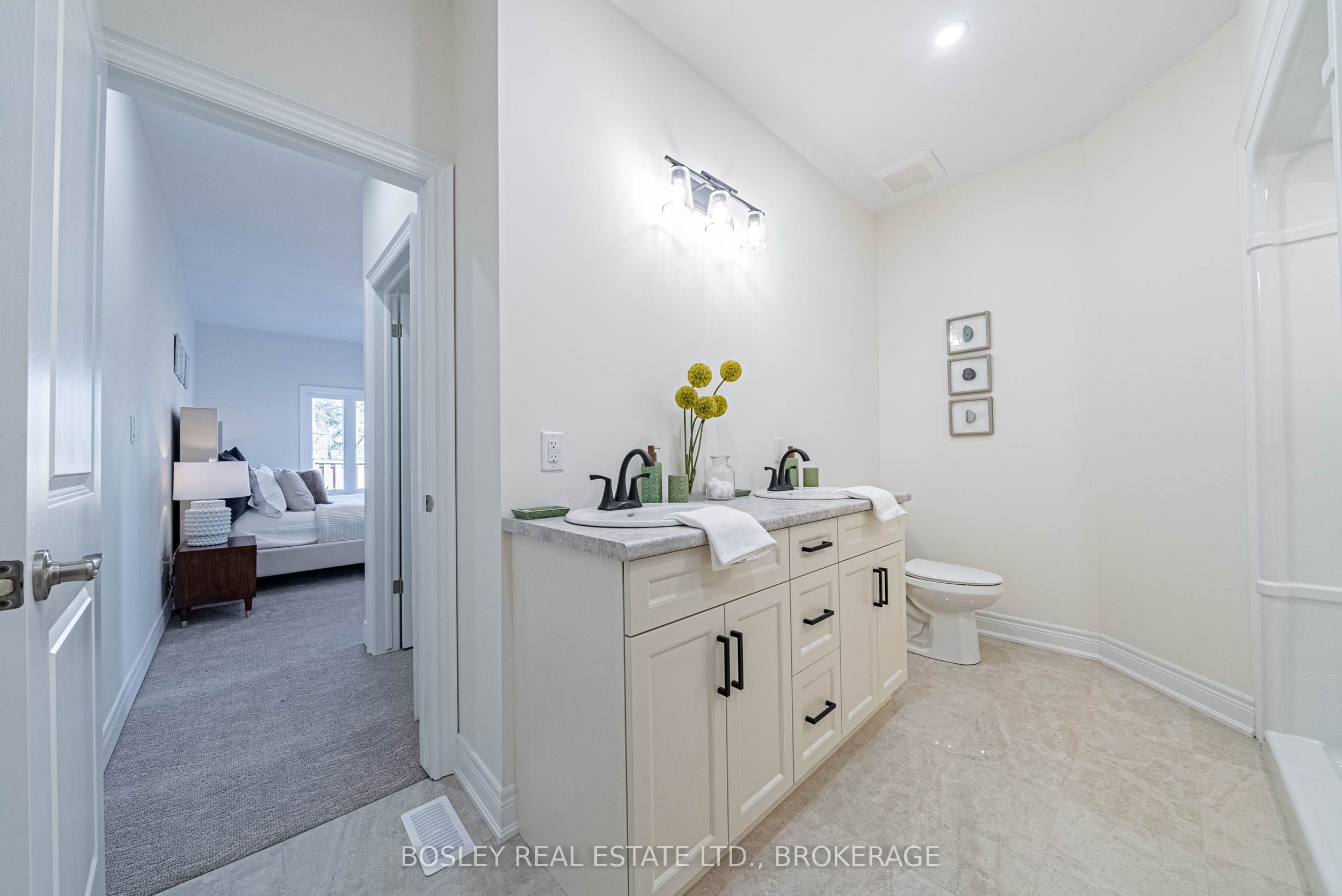 510 Royal Ridge Drive Property Photo 24