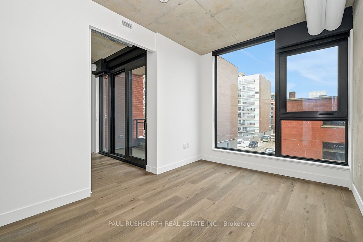 #303 - 10 James Street Property Photo 4
