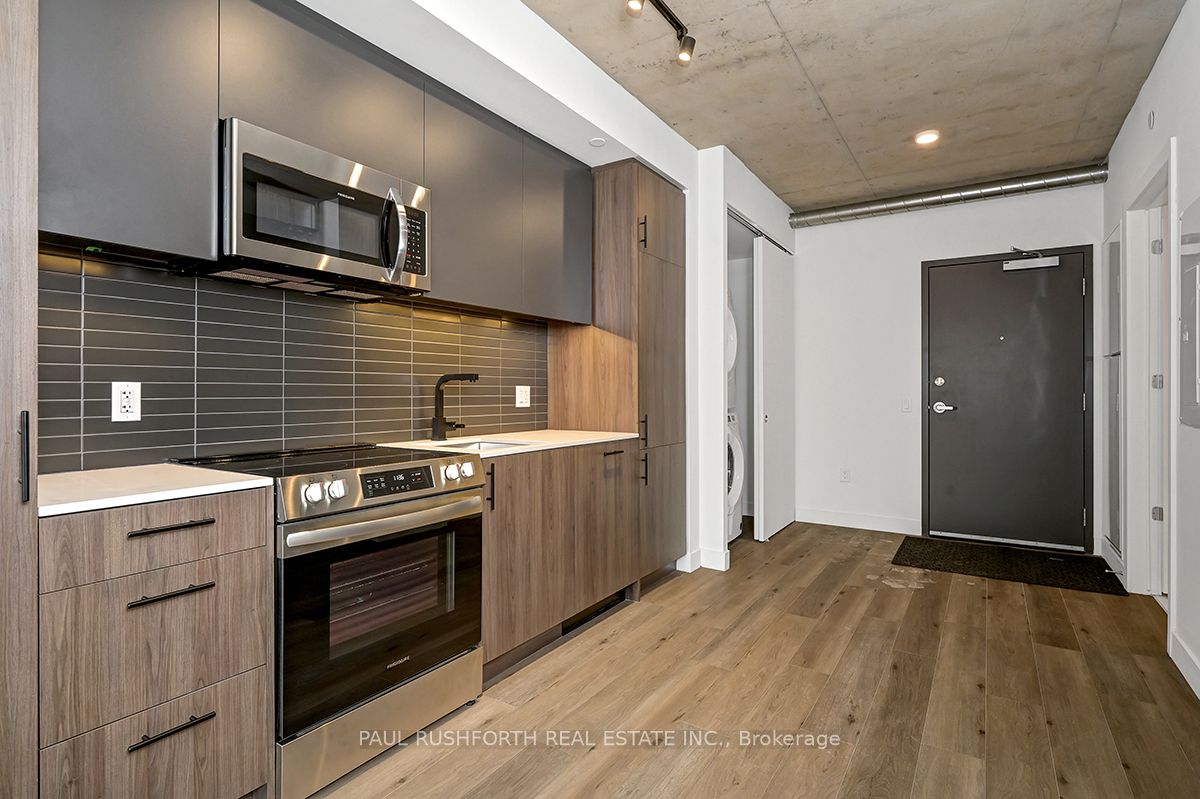 #303 - 10 James Street Property Photo 6