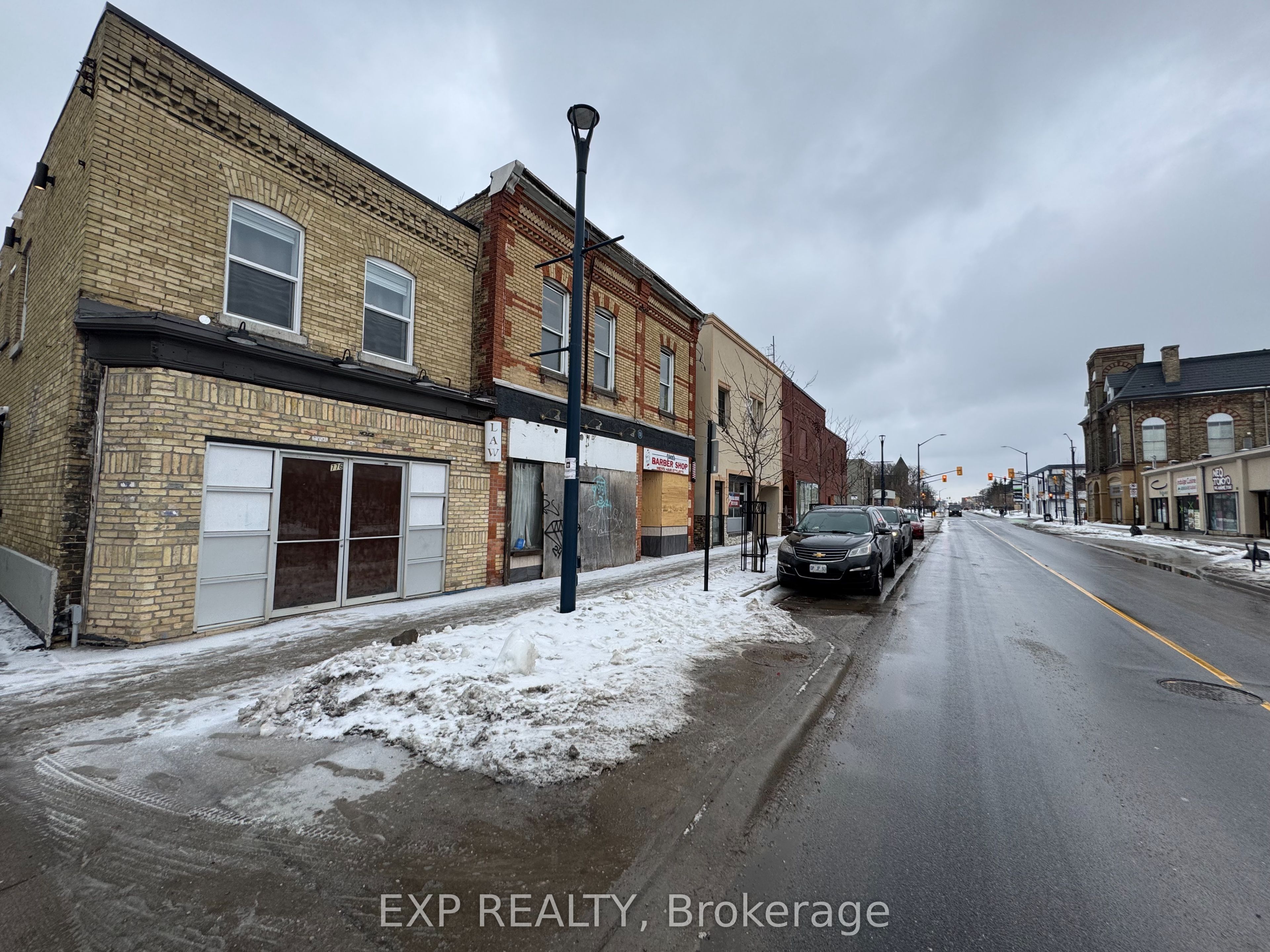 776 Dundas Street Property Photo 6