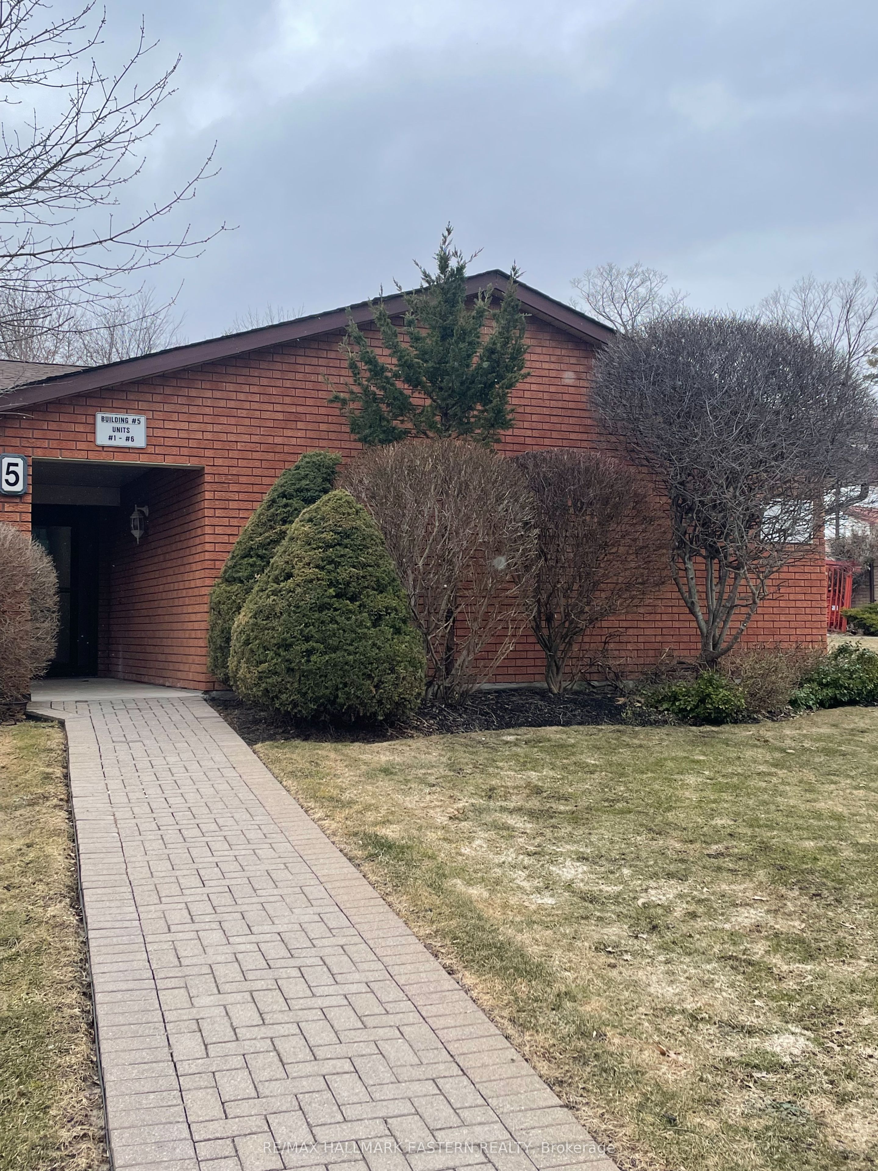 #1 - 36 Champlain Crescent Property Photo 1