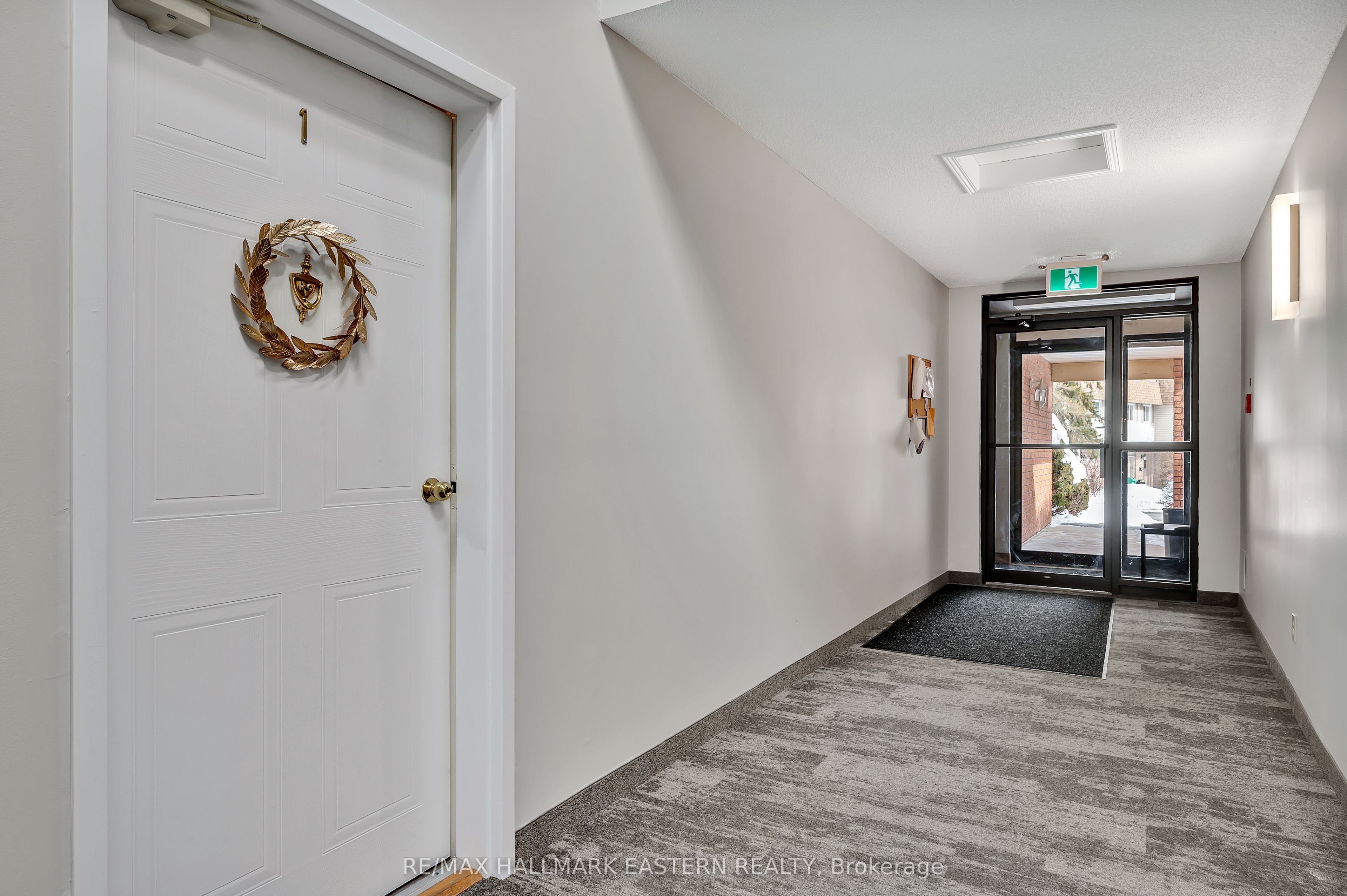 #1 - 36 Champlain Crescent Property Photo 2