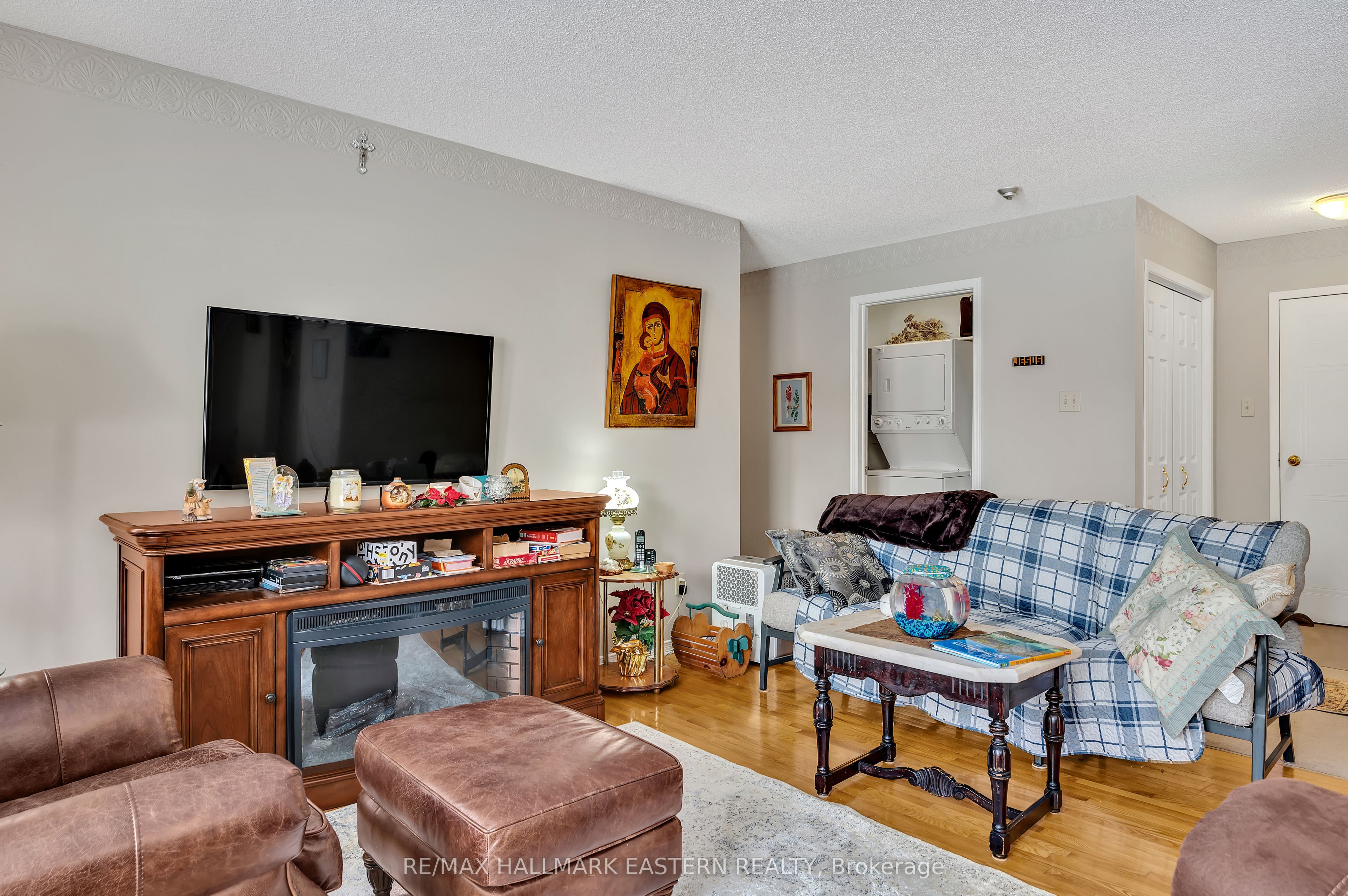 #1 - 36 Champlain Crescent Property Photo 6