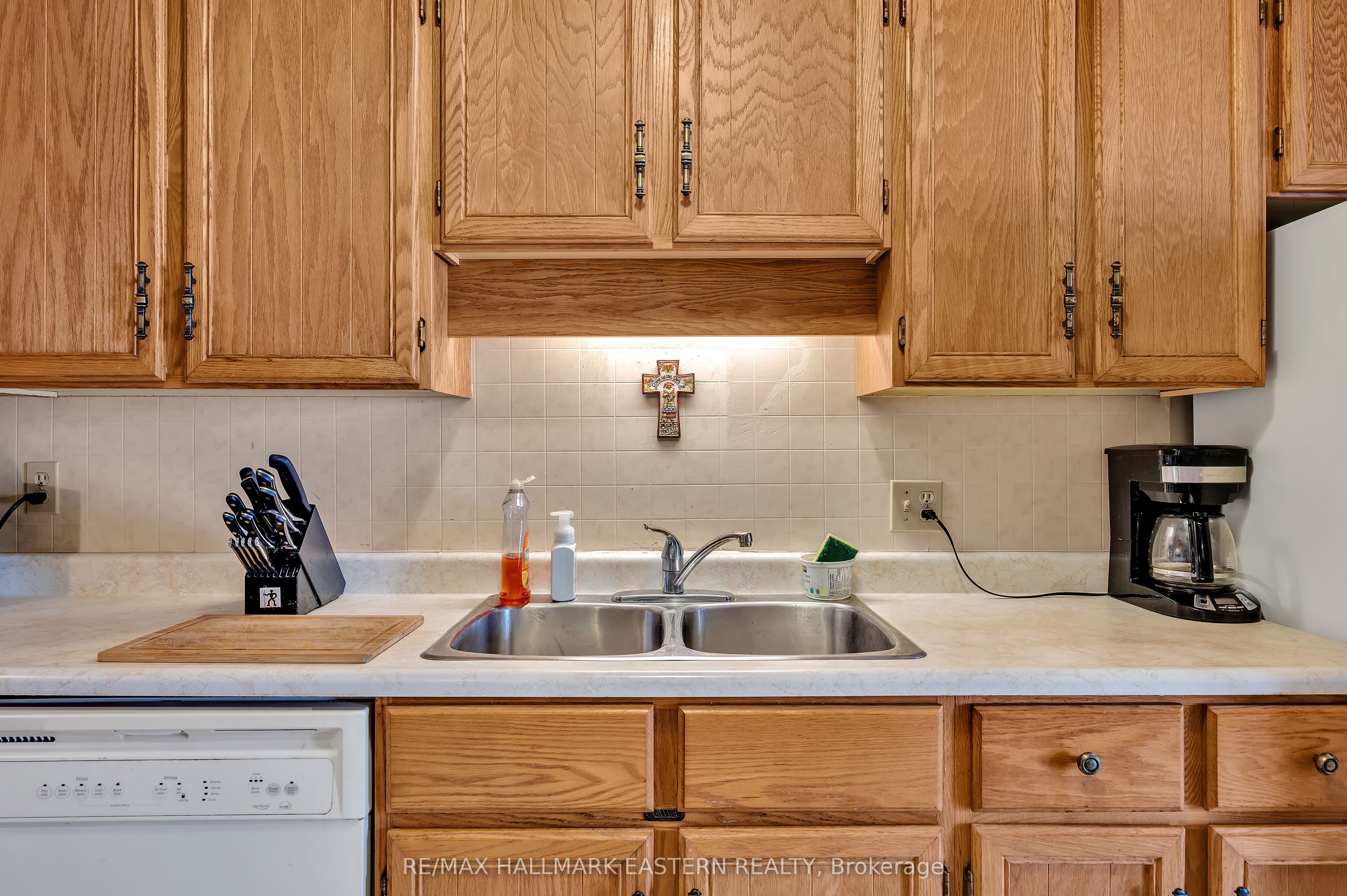 #1 - 36 Champlain Crescent Property Photo 12