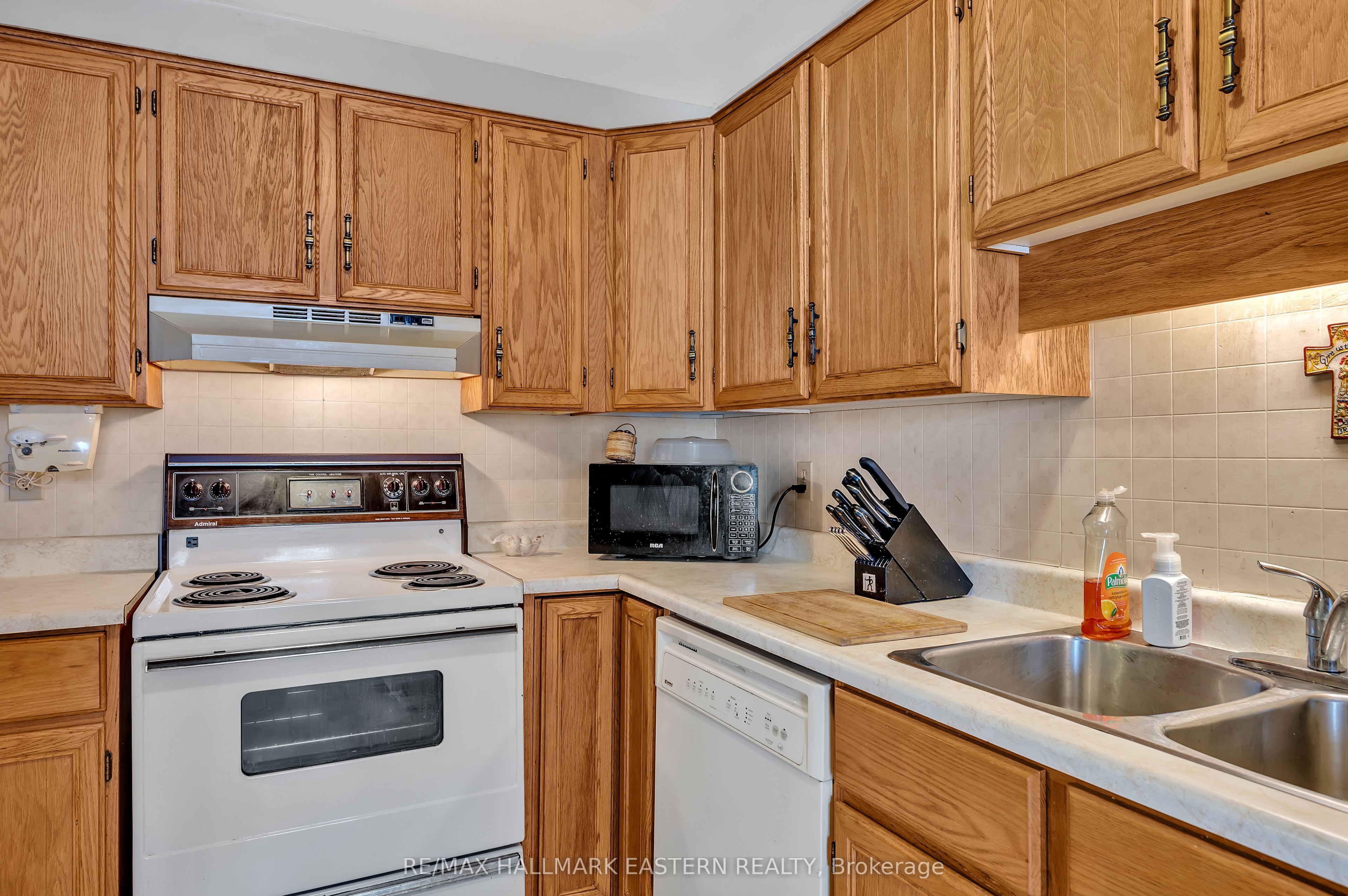 #1 - 36 Champlain Crescent Property Photo 15