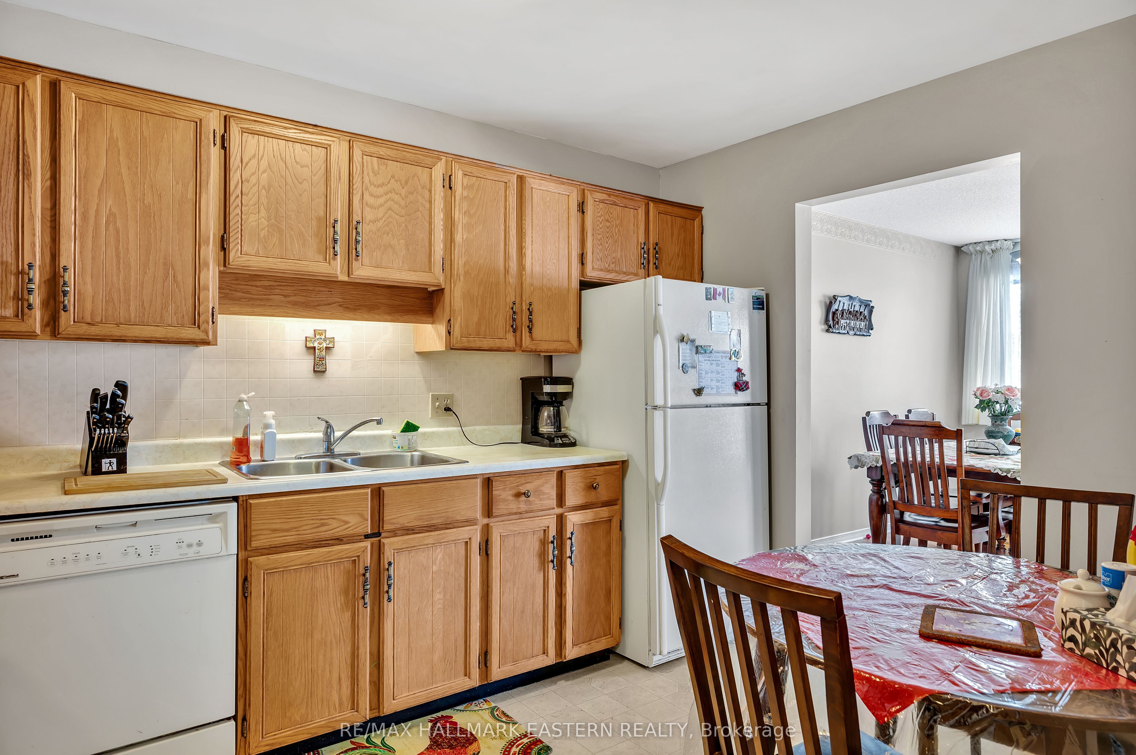 #1 - 36 Champlain Crescent Property Photo 17