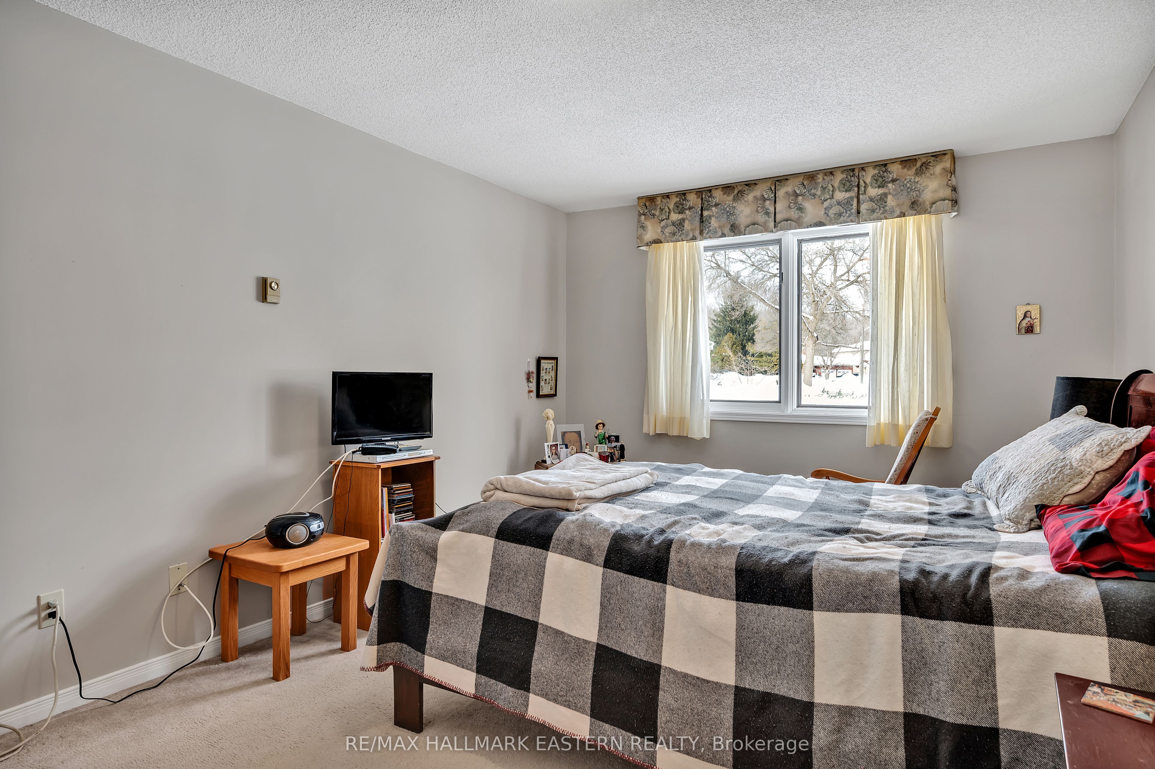 #1 - 36 Champlain Crescent Property Photo 20