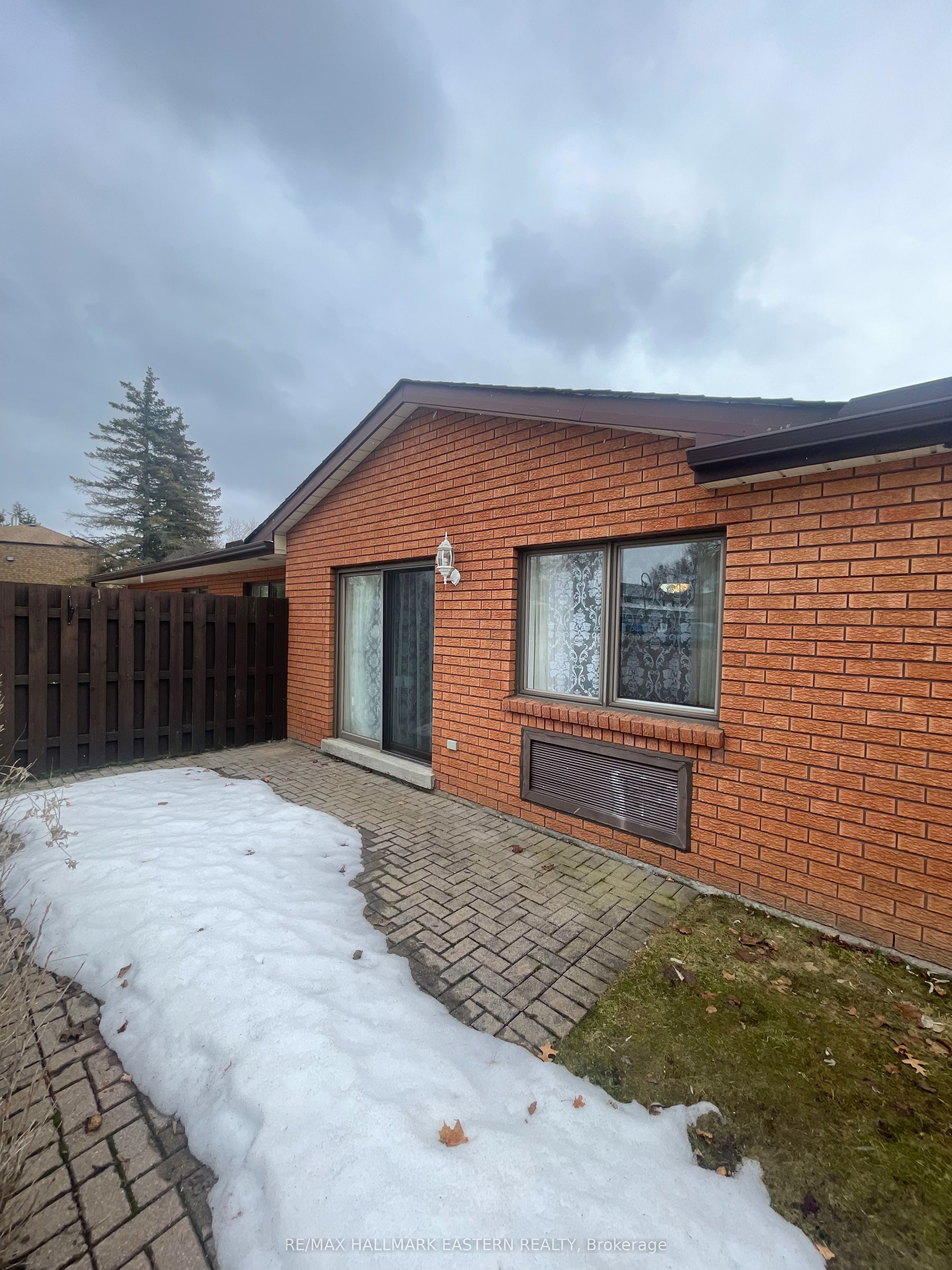 #1 - 36 Champlain Crescent Property Photo 31
