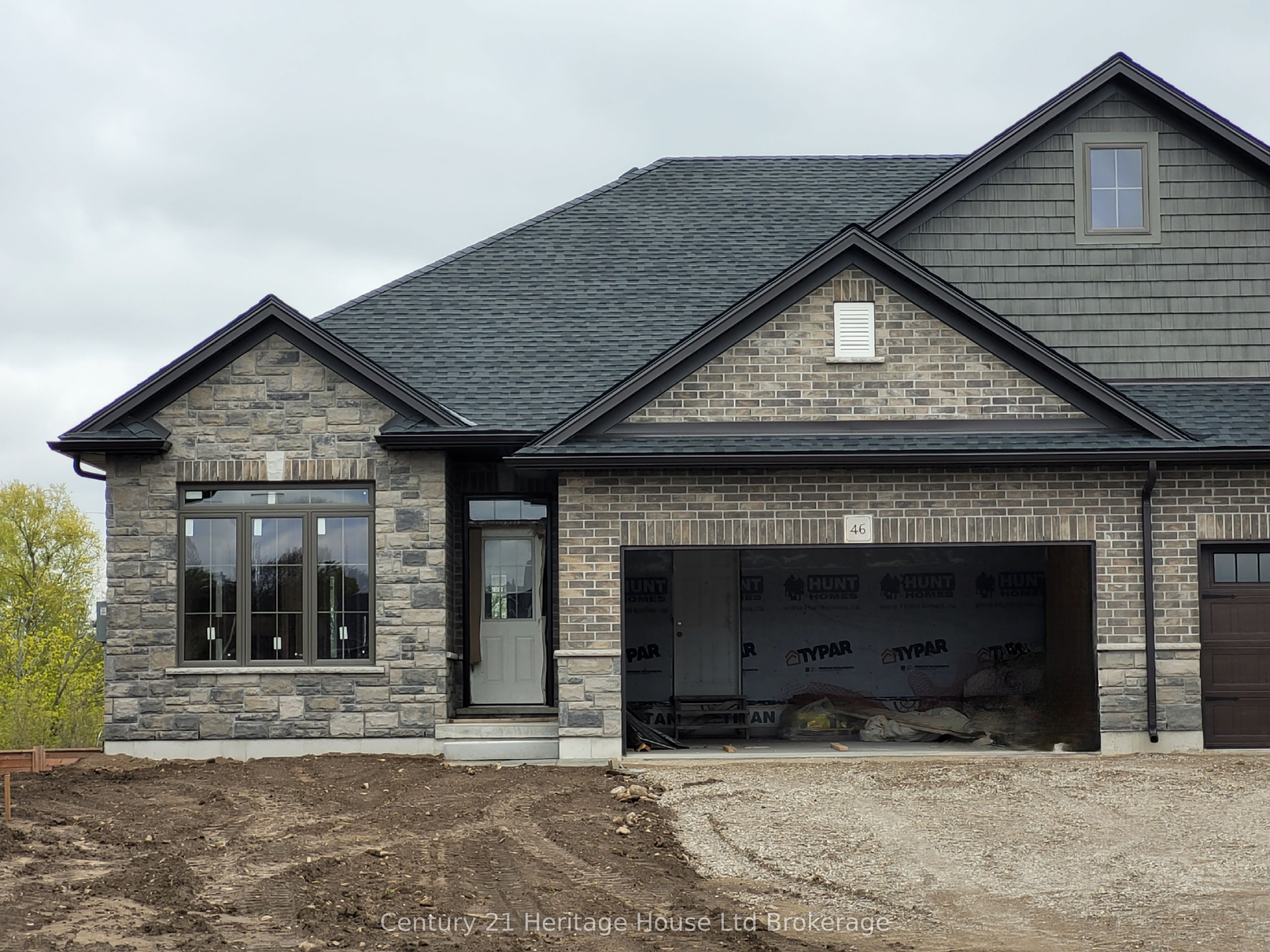 46 Matheson Cres Property Photo 1