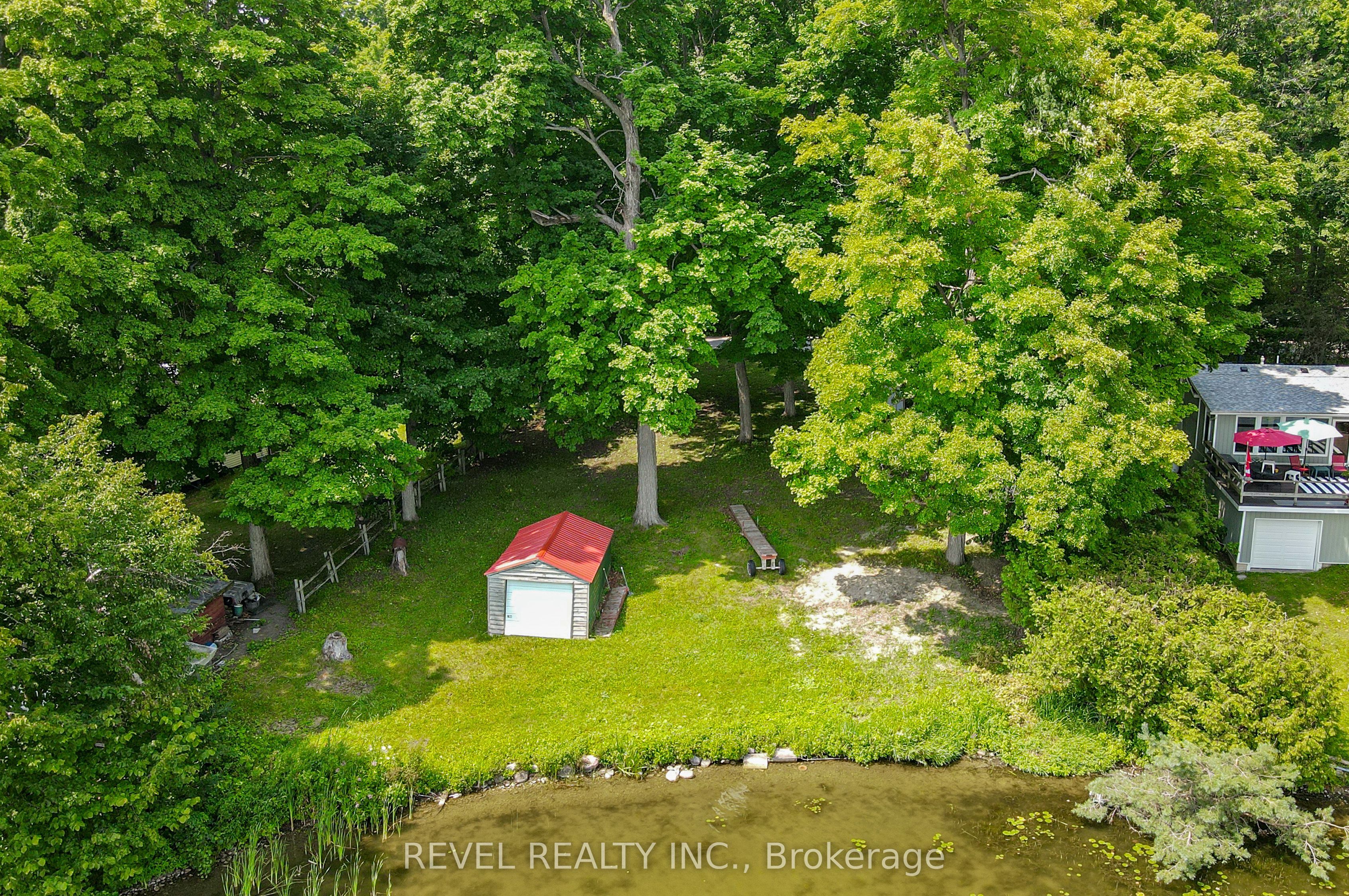23 Sugarbush Trail Property Photo 2