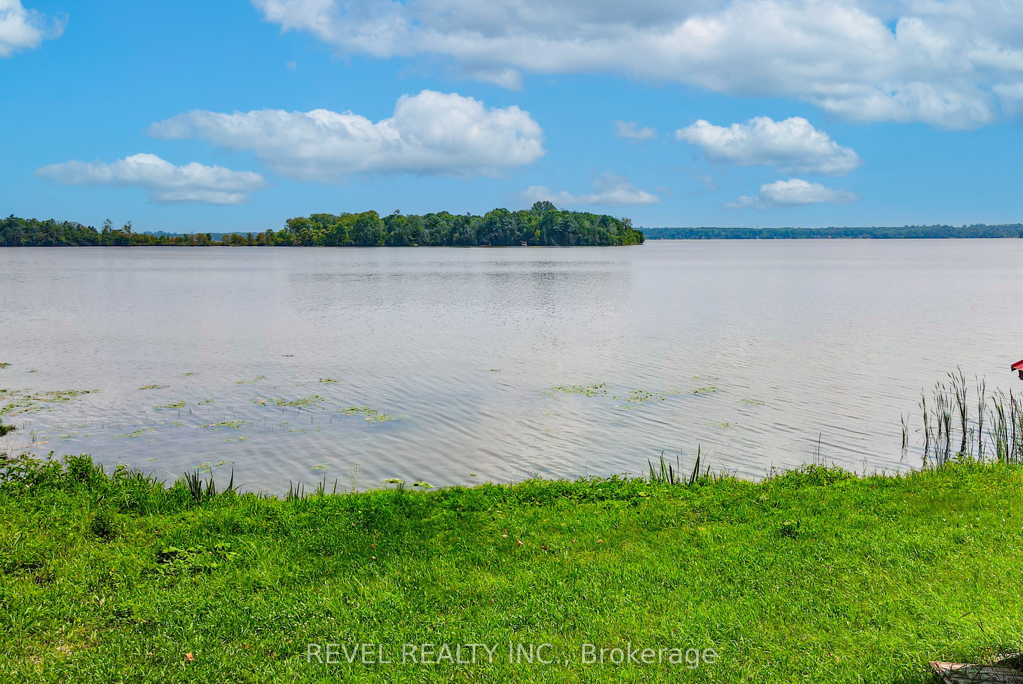 23 Sugarbush Trail Property Photo 7