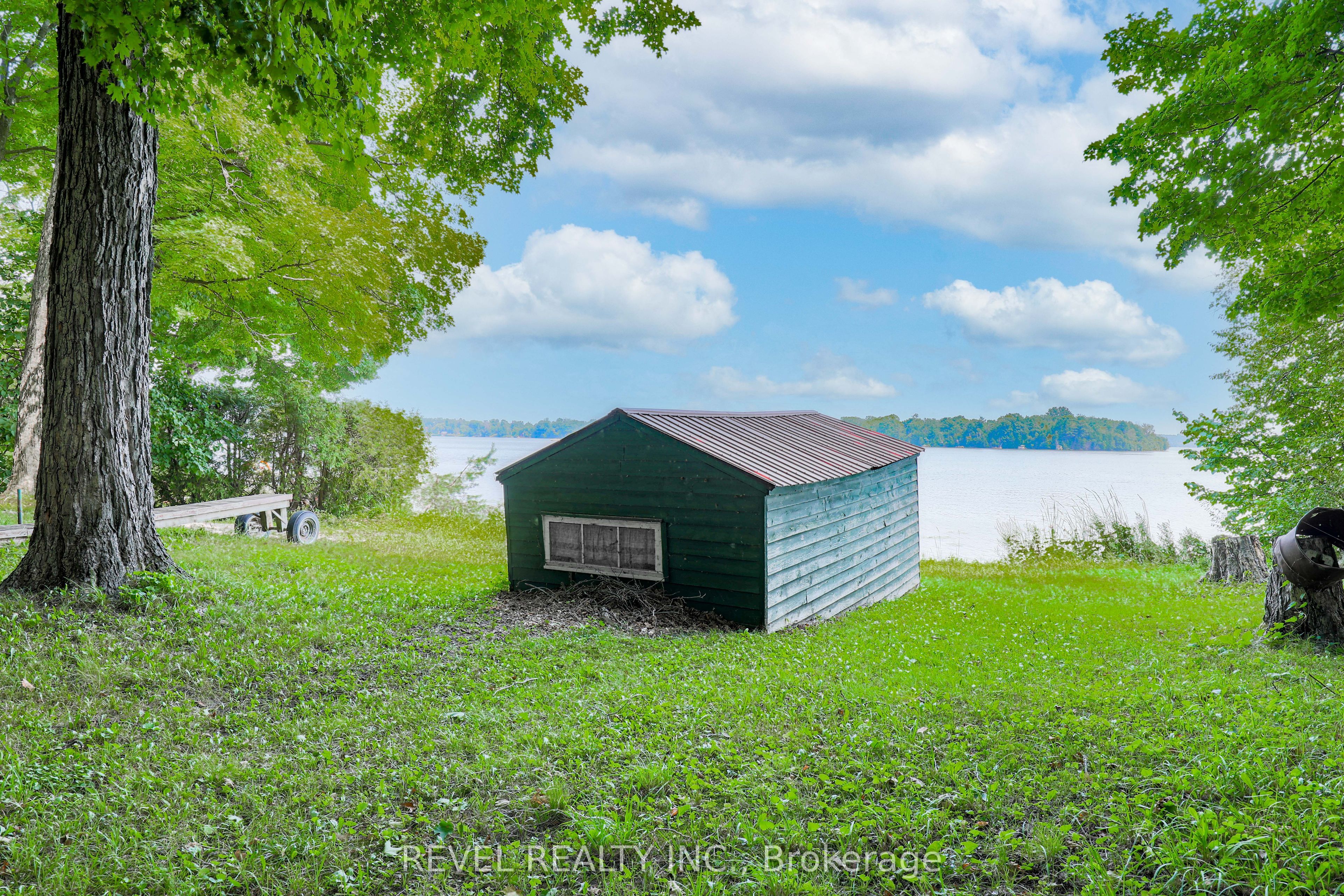 23 Sugarbush Trail Property Photo 8