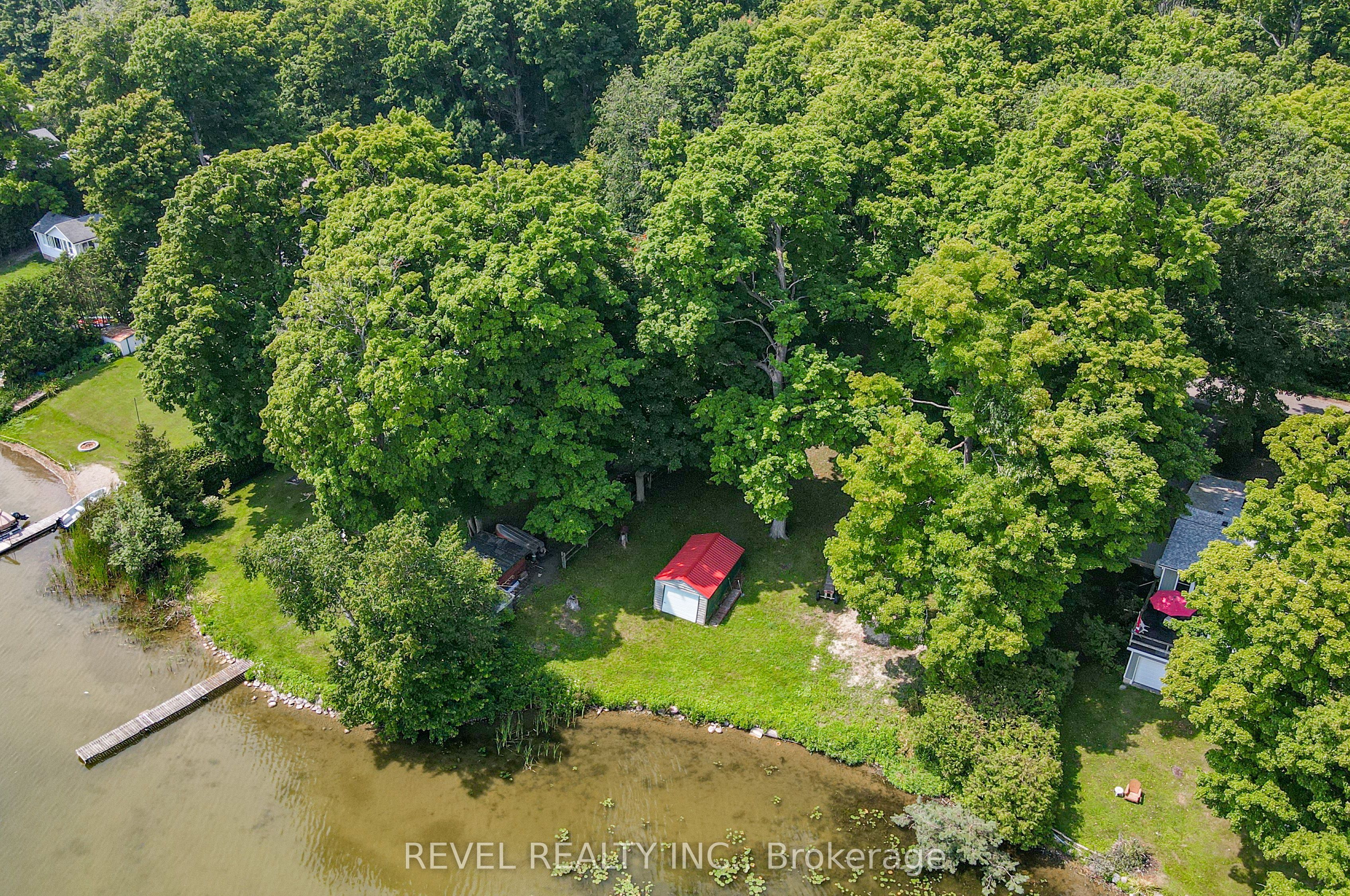 23 Sugarbush Trail Property Photo 12
