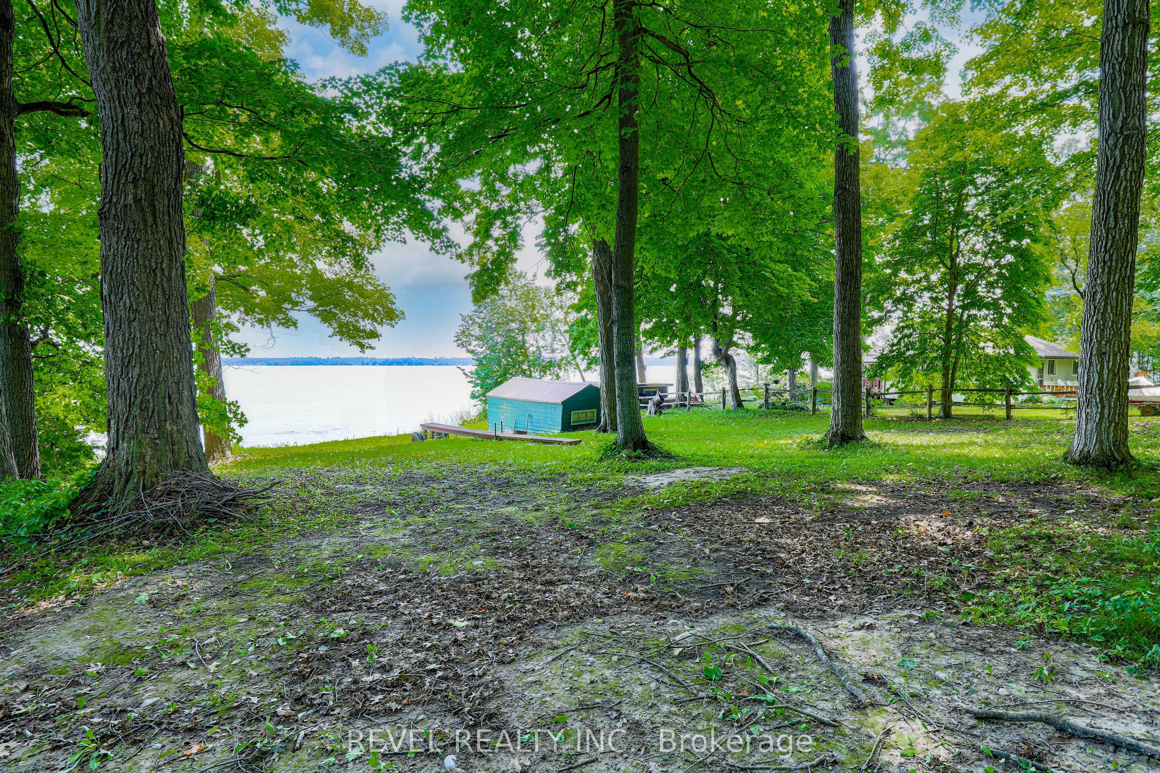 23 Sugarbush Trail Property Photo 18