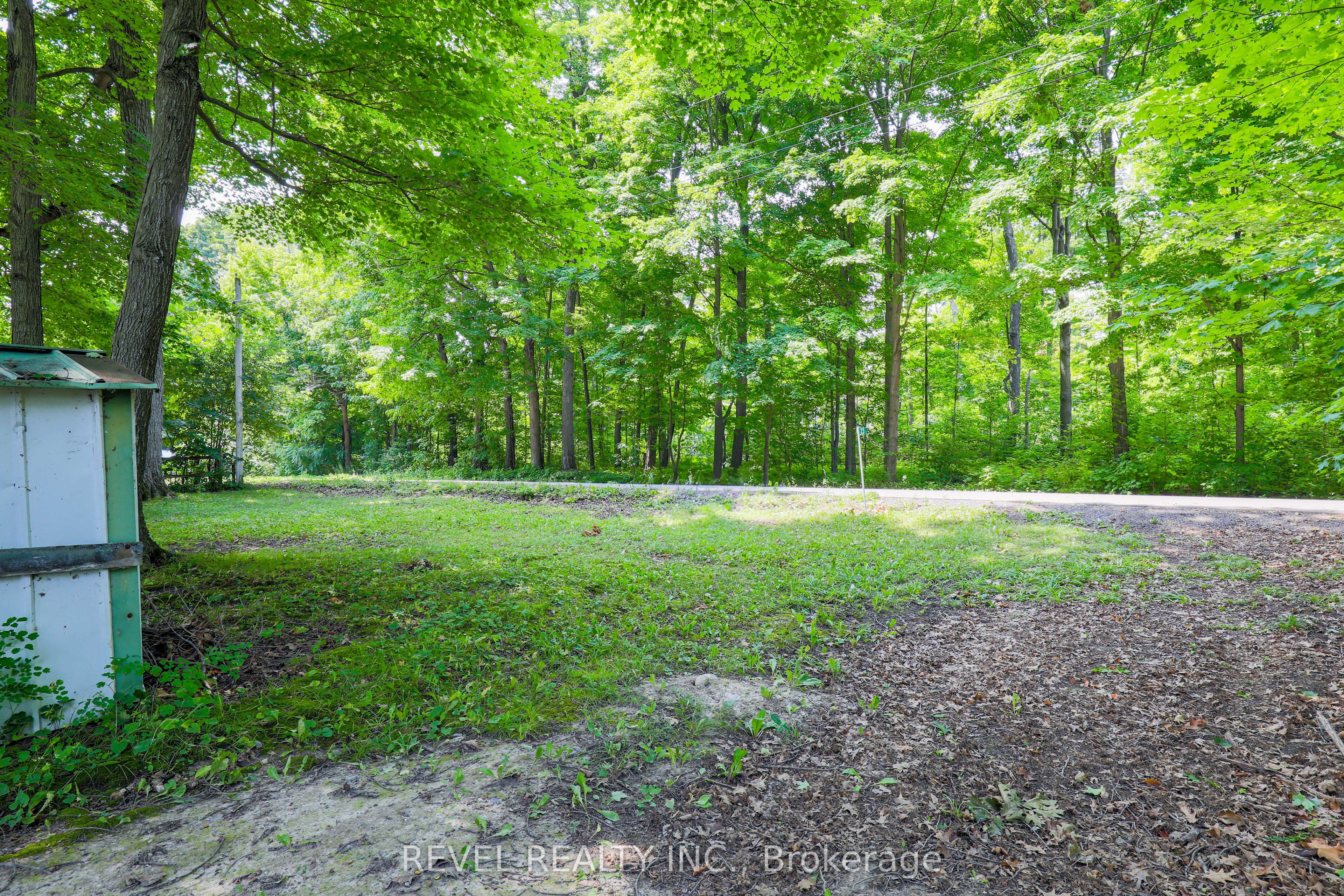 23 Sugarbush Trail Property Photo 19