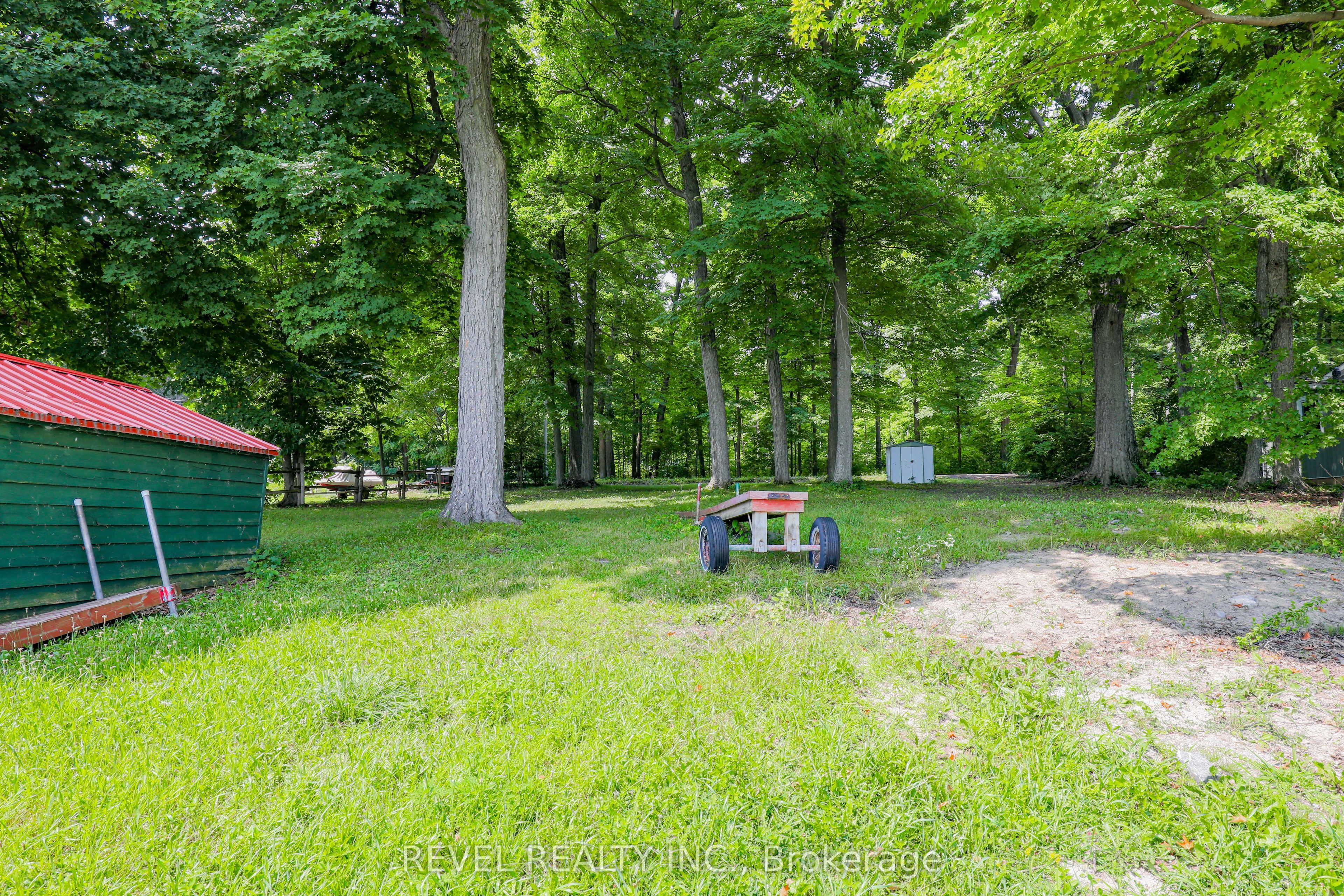 23 Sugarbush Trail Property Photo 21