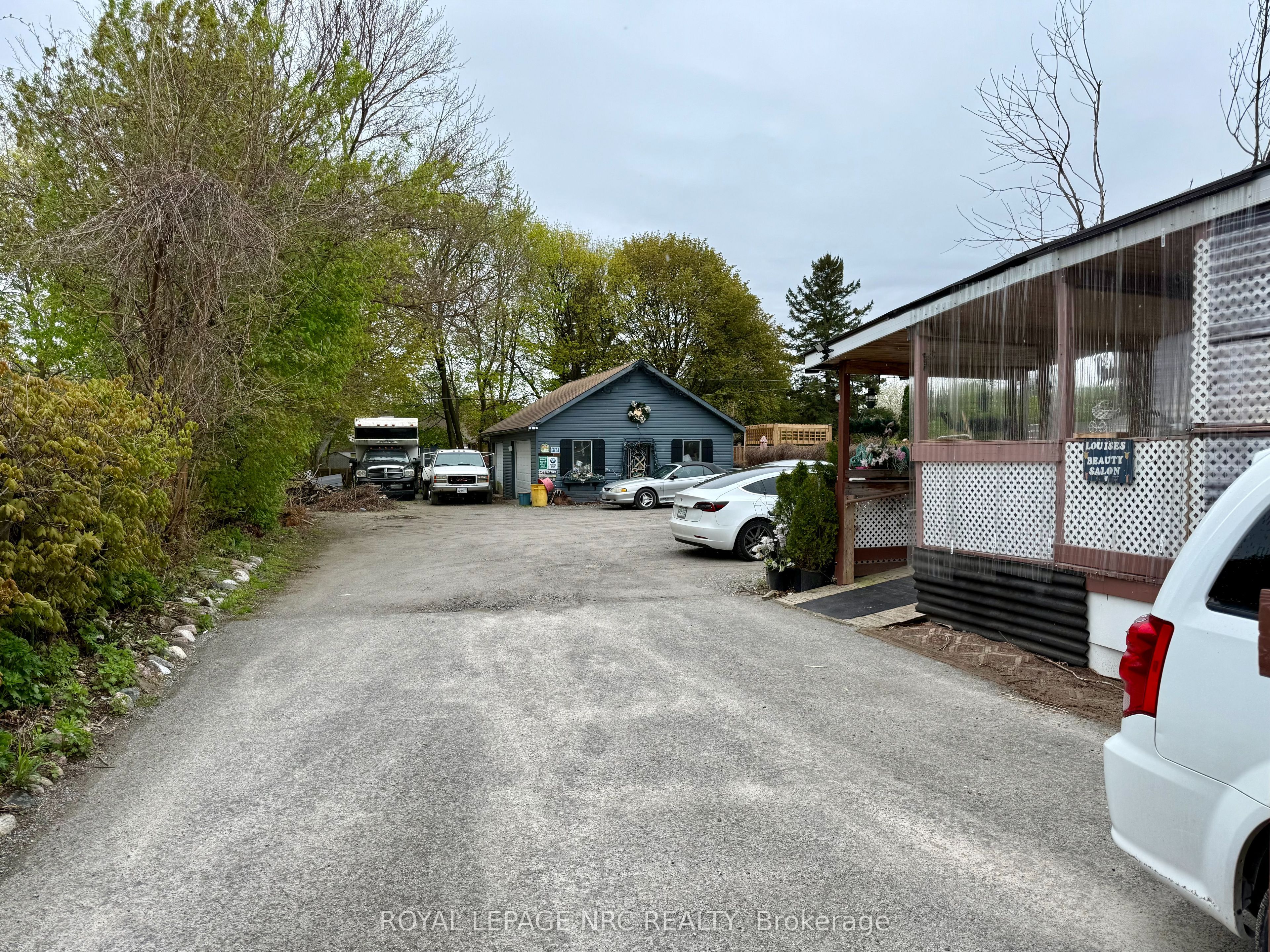 6490 Thorold Stone Road Property Photo 4