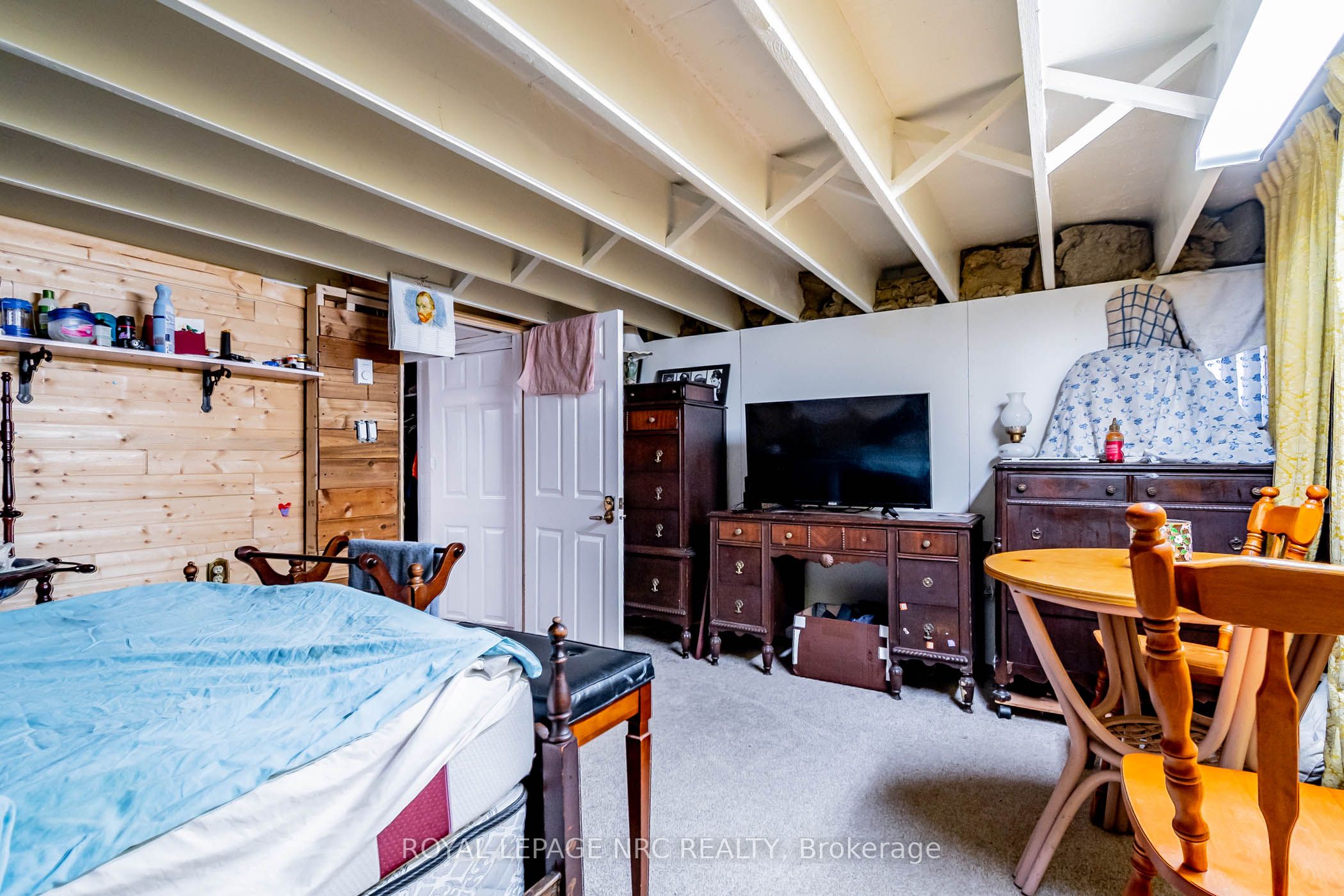 6490 Thorold Stone Road Property Photo 36