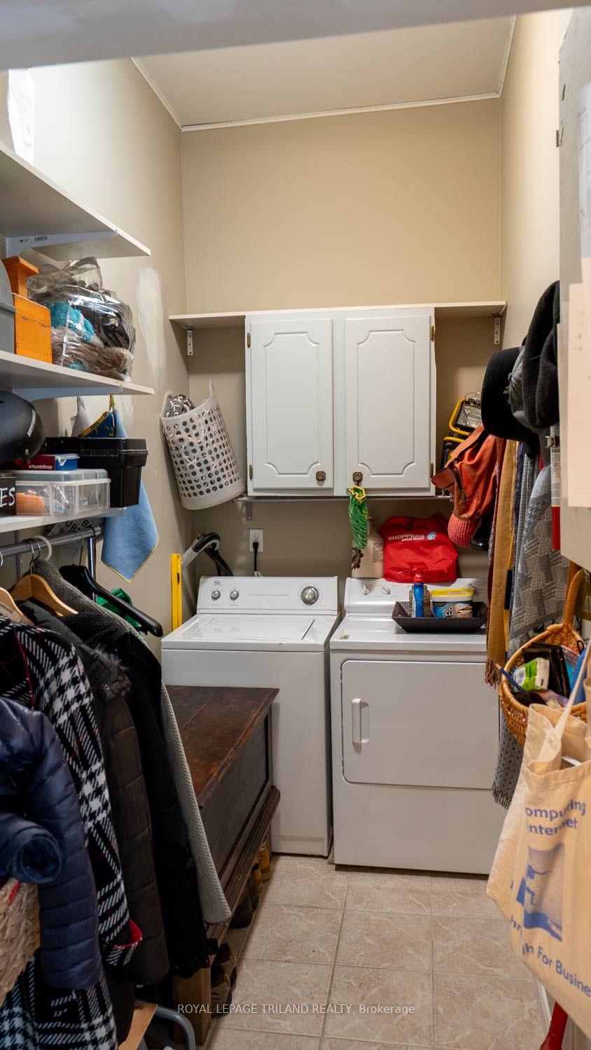 368 Talbot Street Property Photo 13