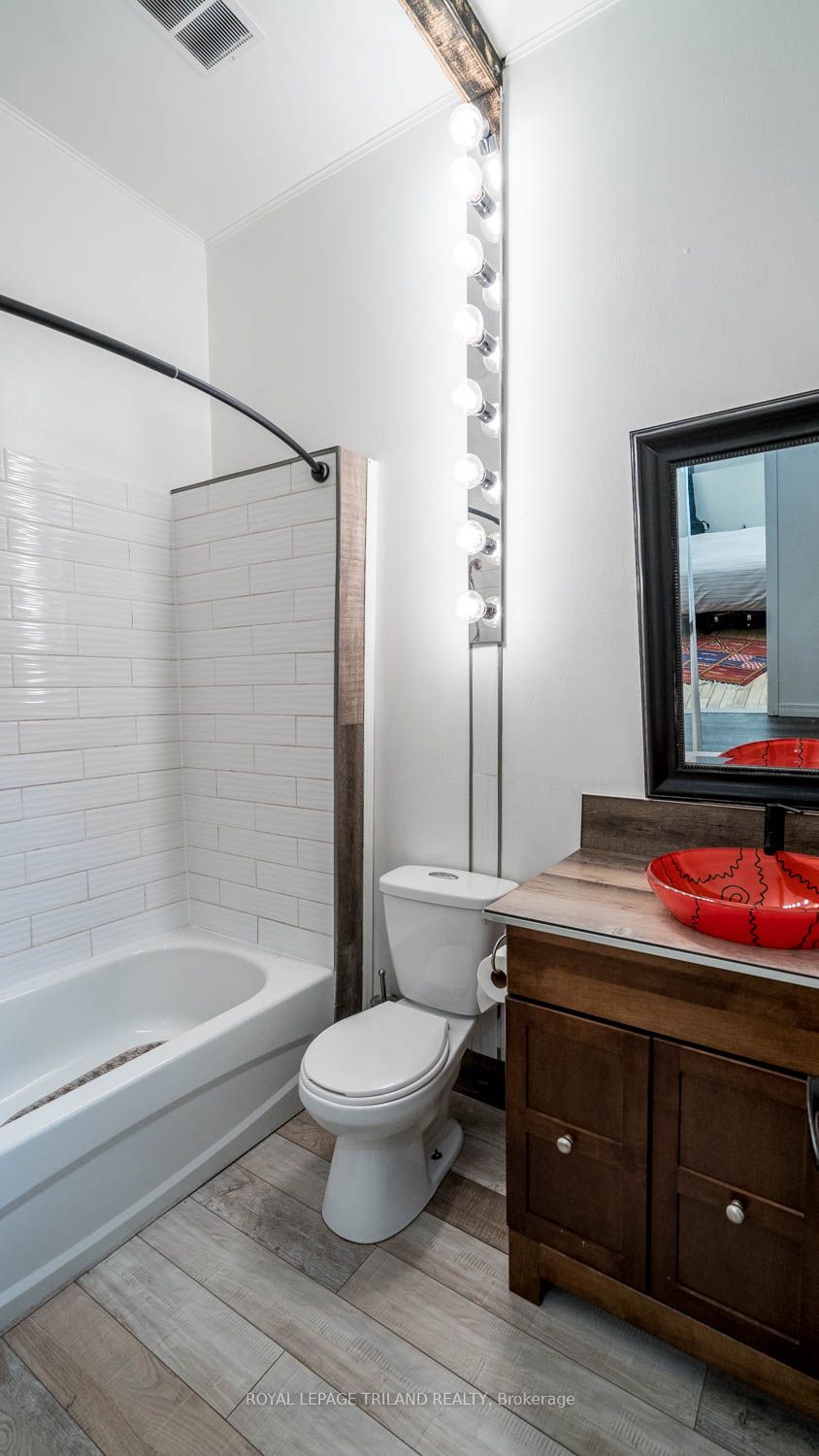 368 Talbot Street Property Photo 25