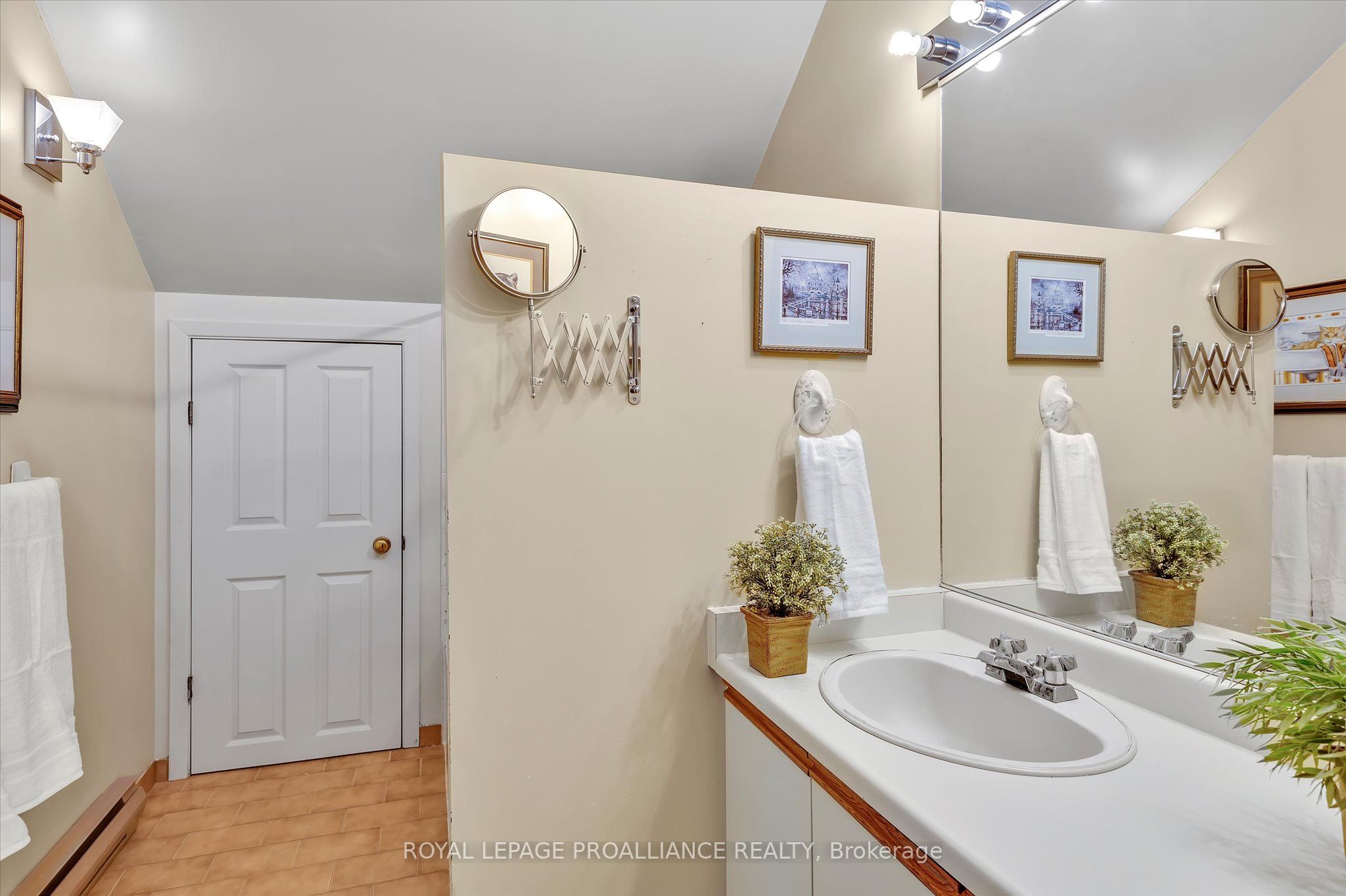 #501 - 1818 Cherryhill Road Property Photo 13