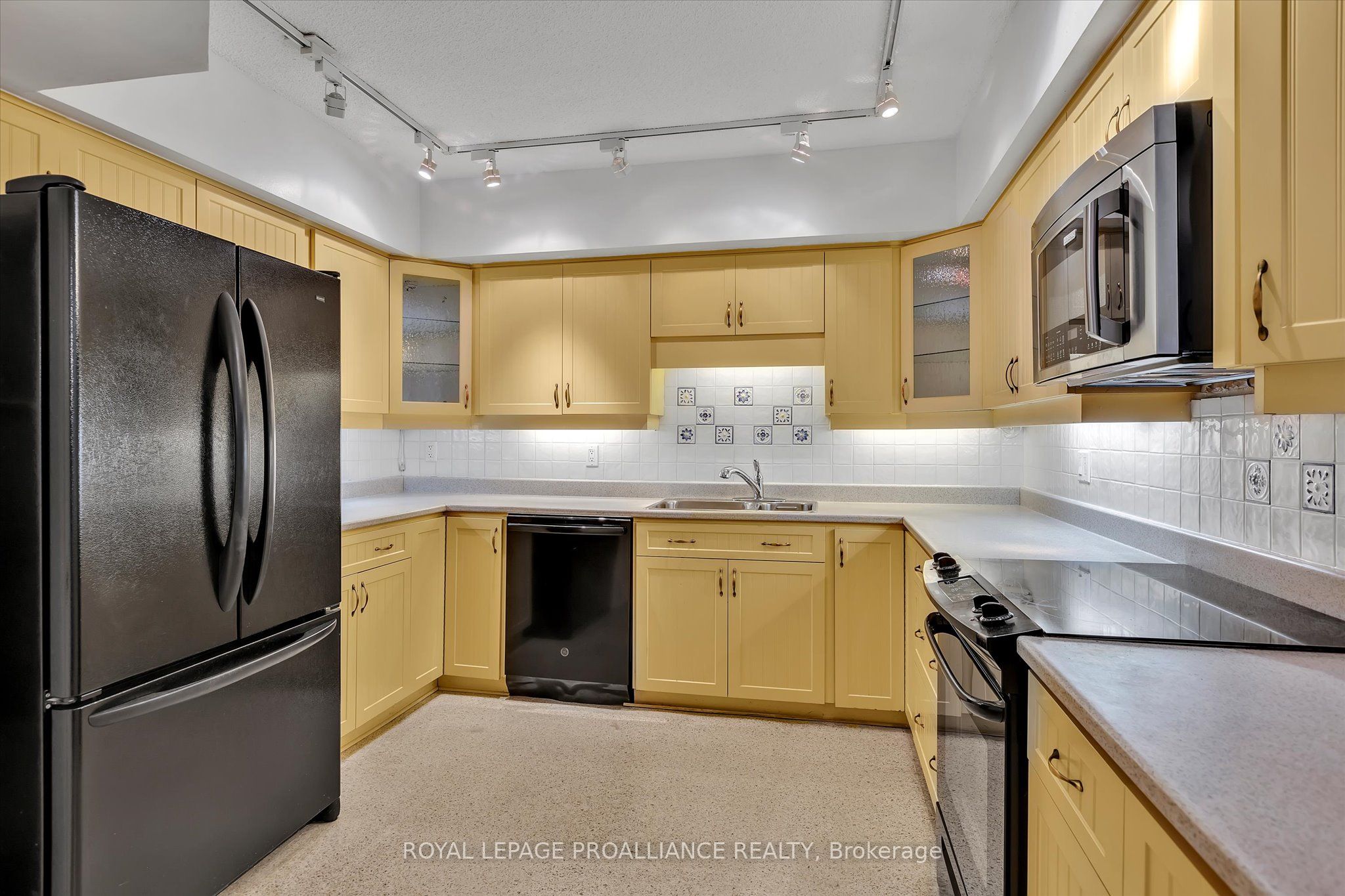#501 - 1818 Cherryhill Road Property Photo 24