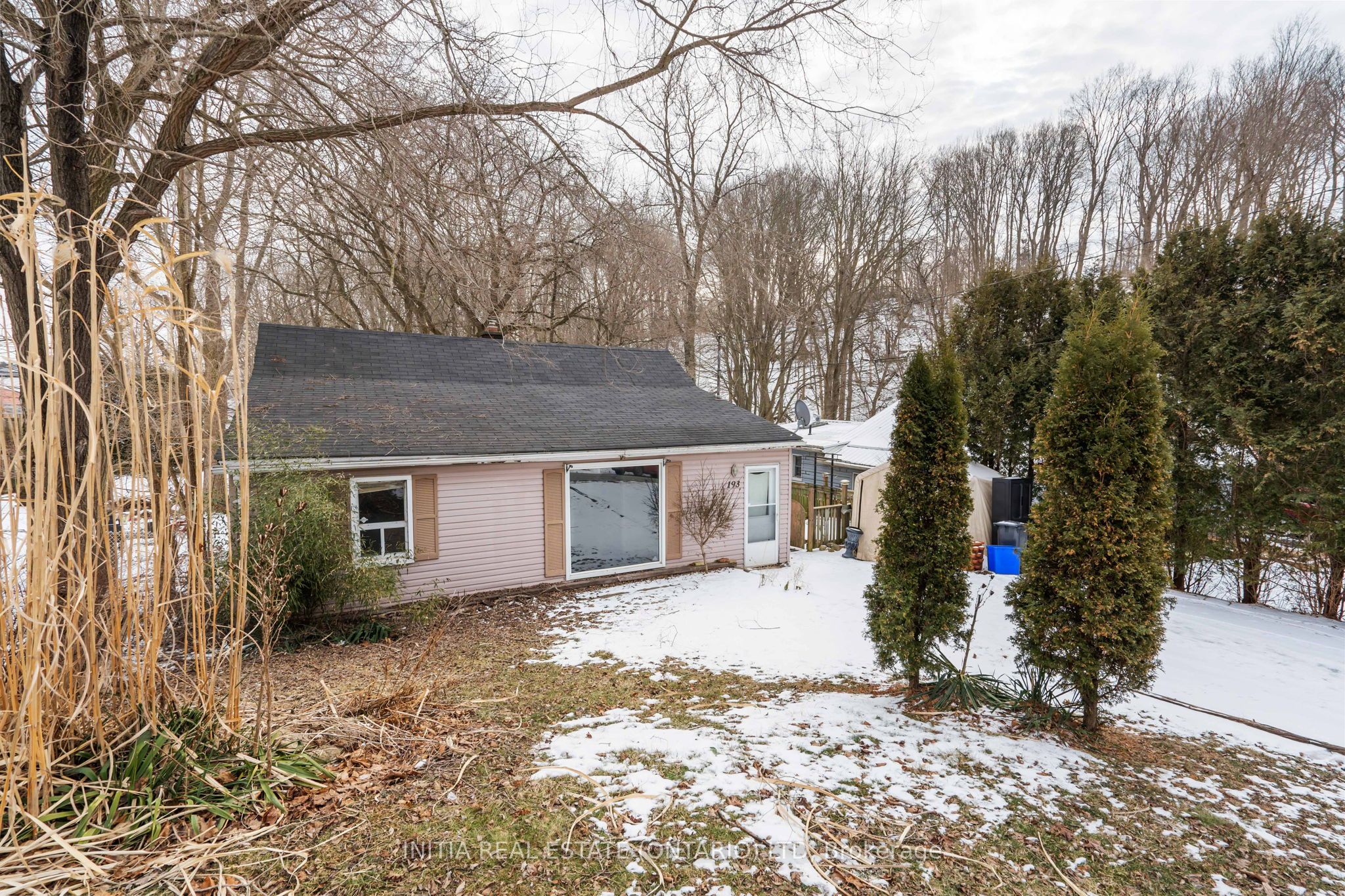 193 River Rd Property Photo