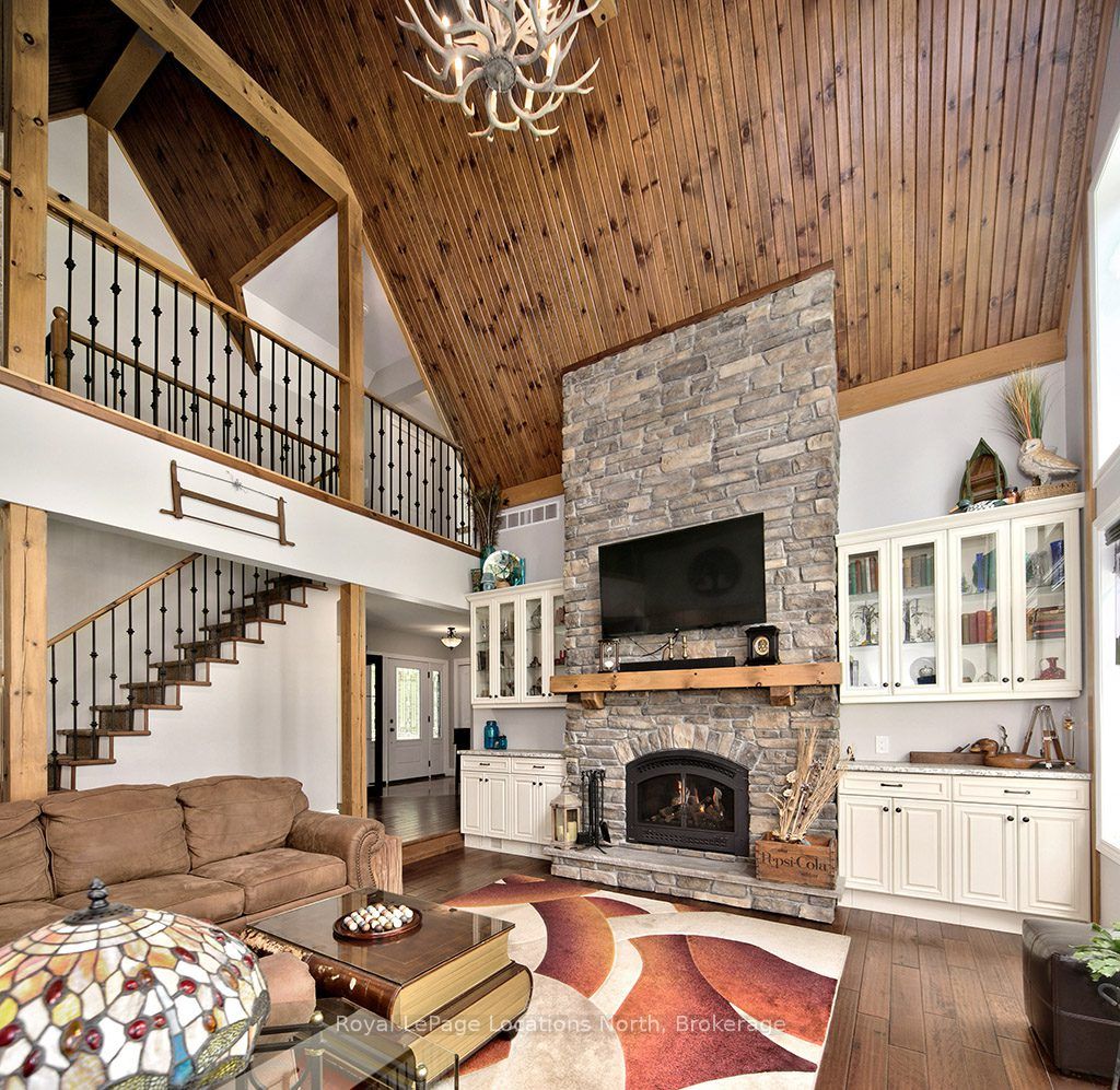 058151 12th Line Property Photo 10