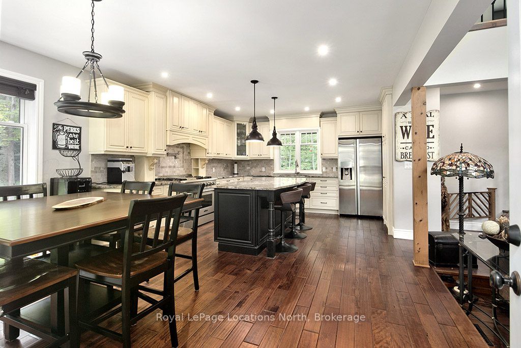 058151 12th Line Property Photo 12