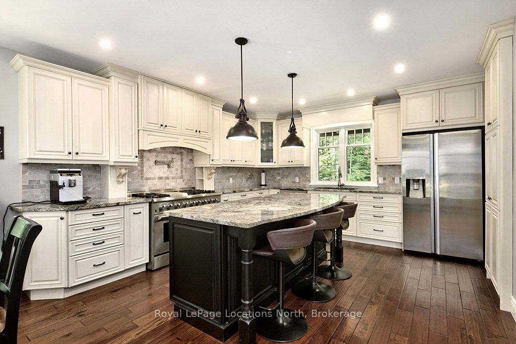 058151 12th Line Property Photo 14