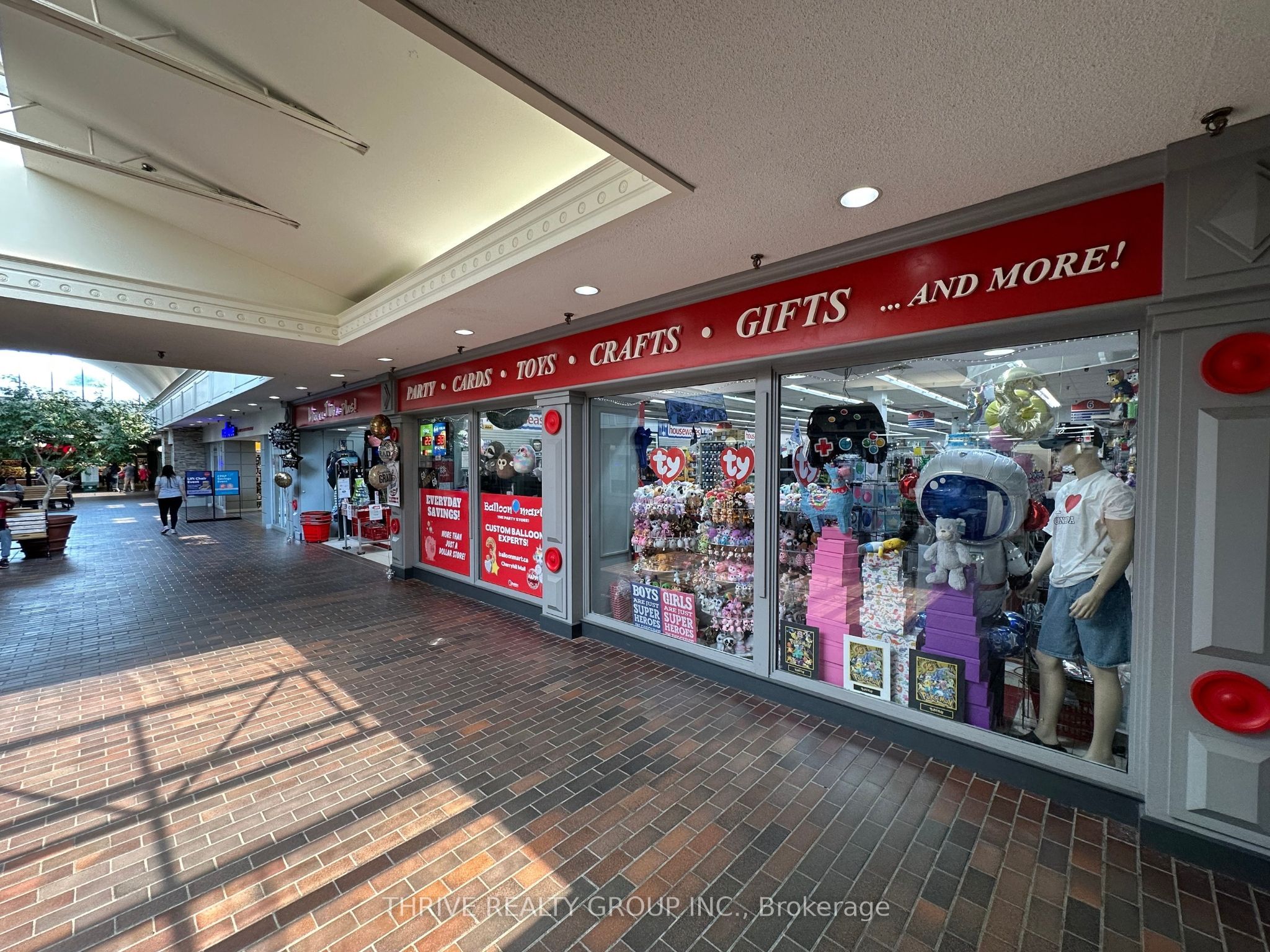 #5b - 301 Oxford Street Property Photo 5