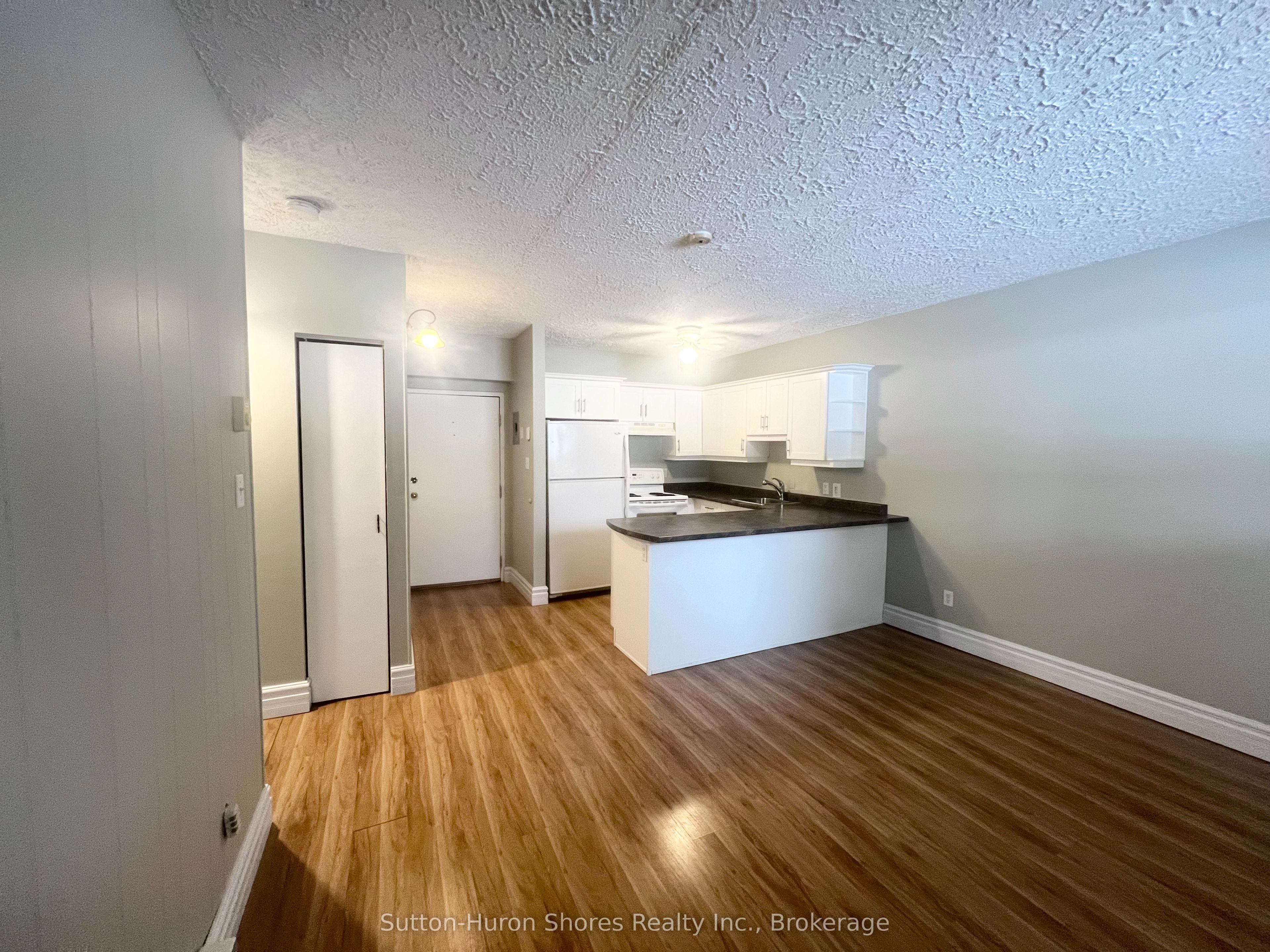 #114 - 229 Adelaide Street Property Photo 3