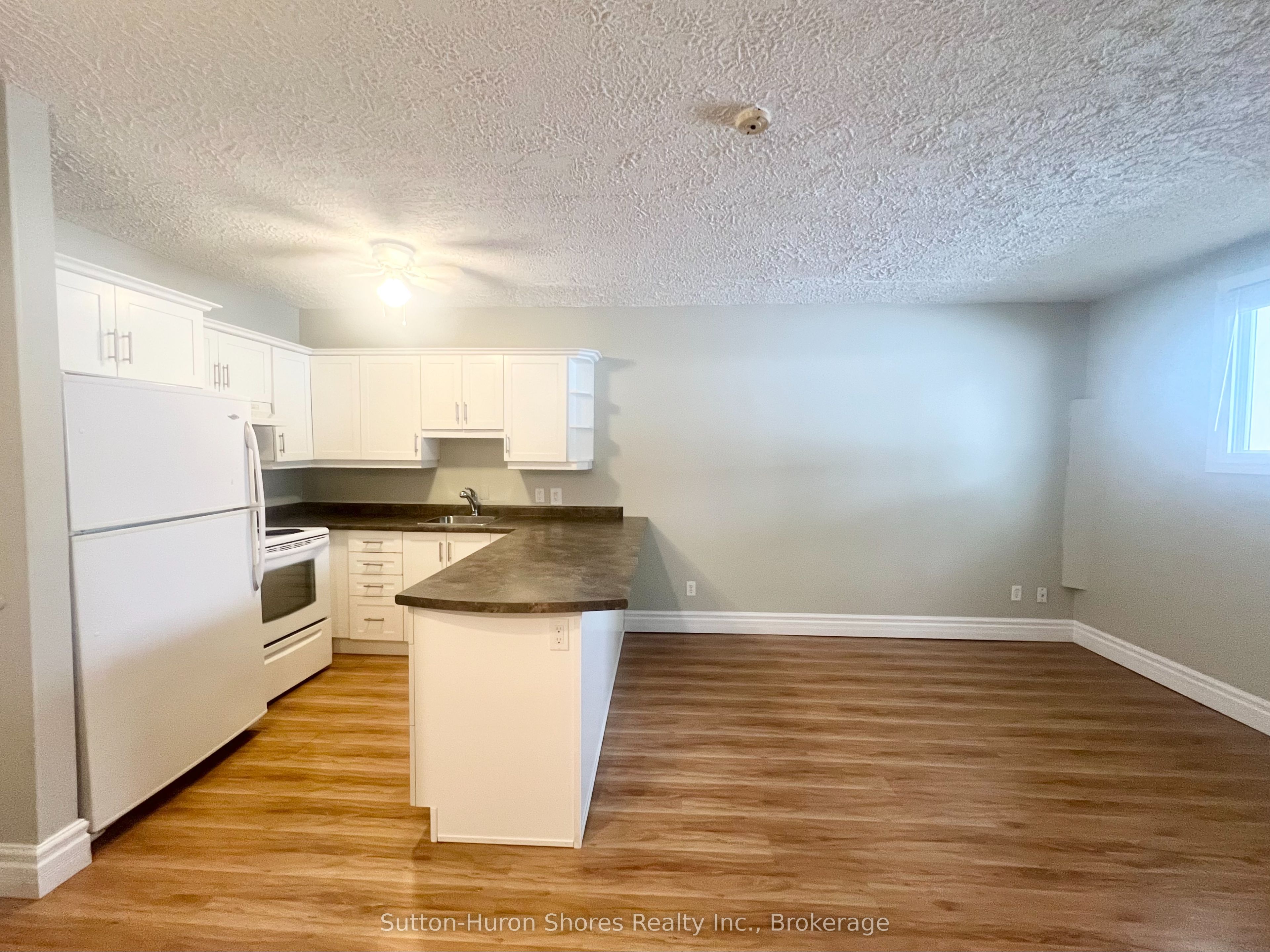 #114 - 229 Adelaide Street Property Photo 5