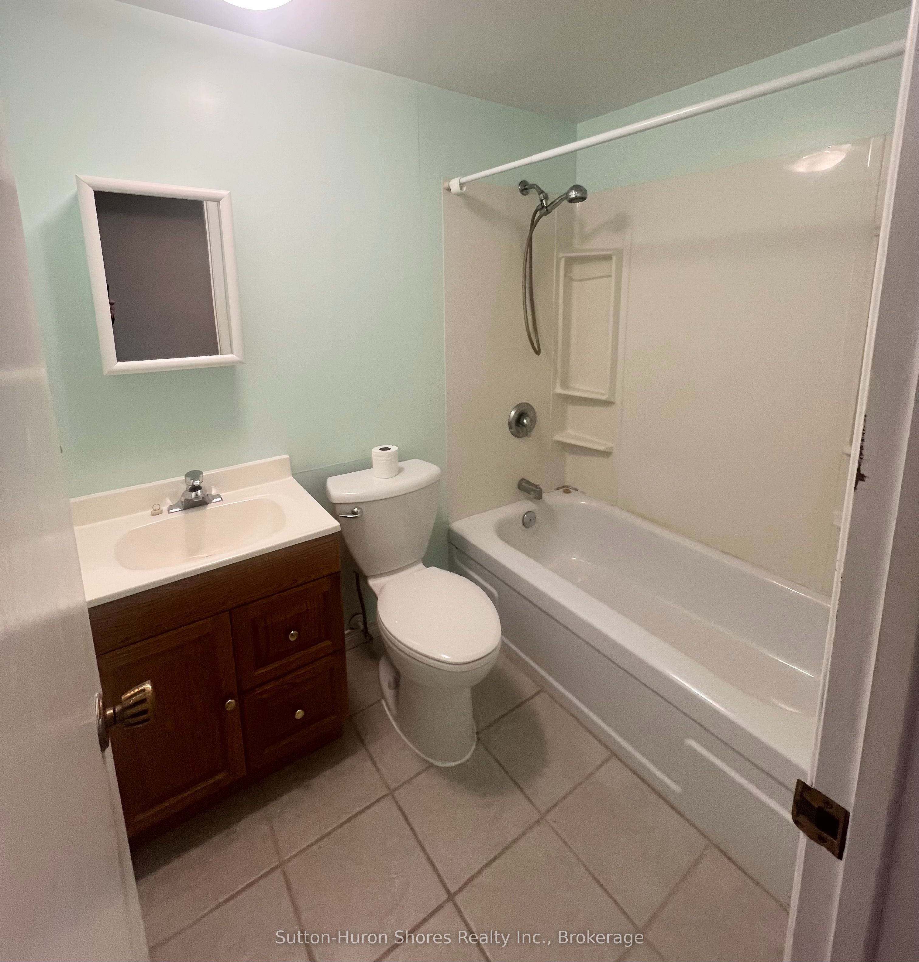 #114 - 229 Adelaide Street Property Photo 7